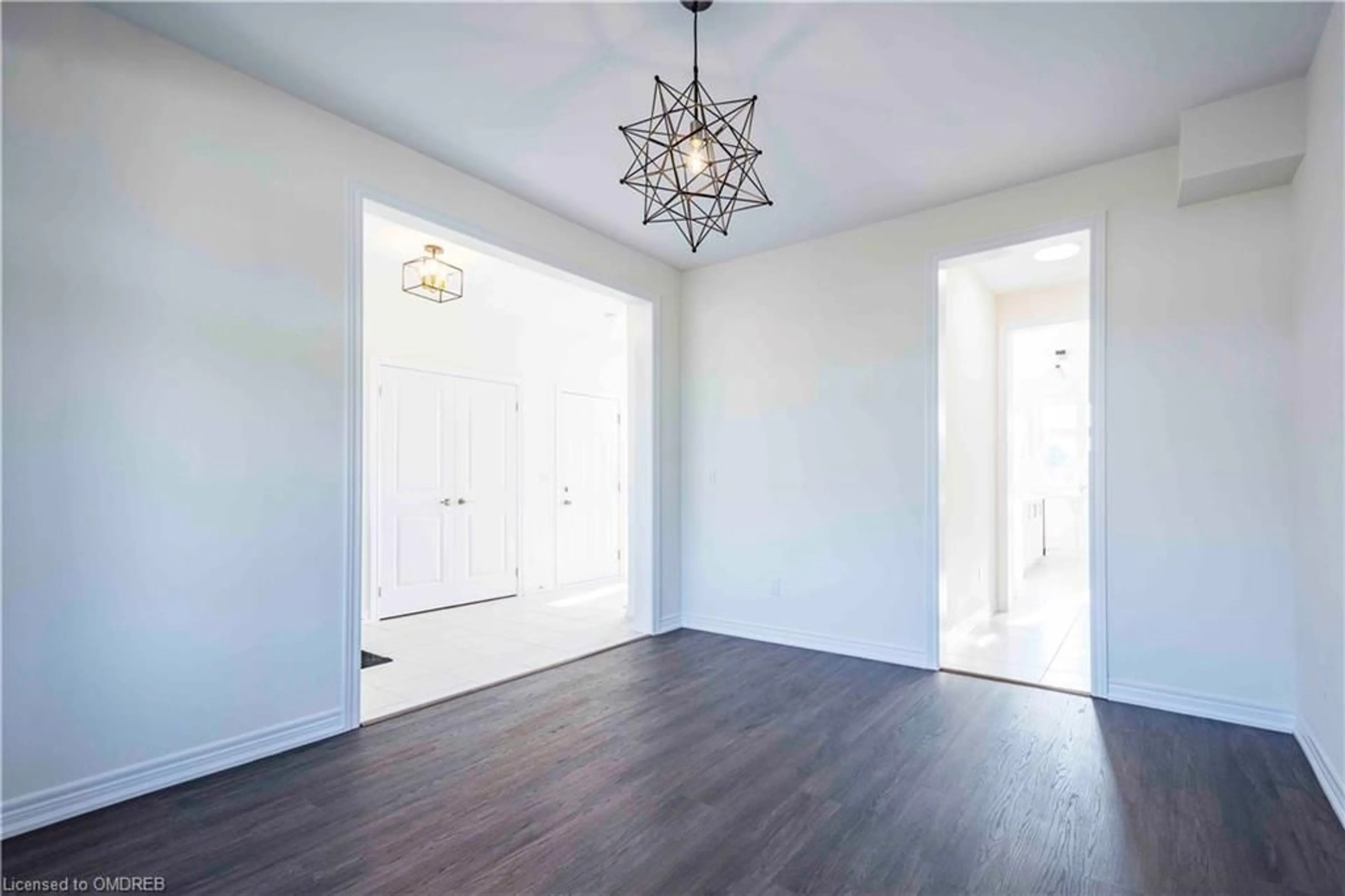 Indoor entryway for 47 East Vista Terr, Quinte West Ontario K0K 1L0