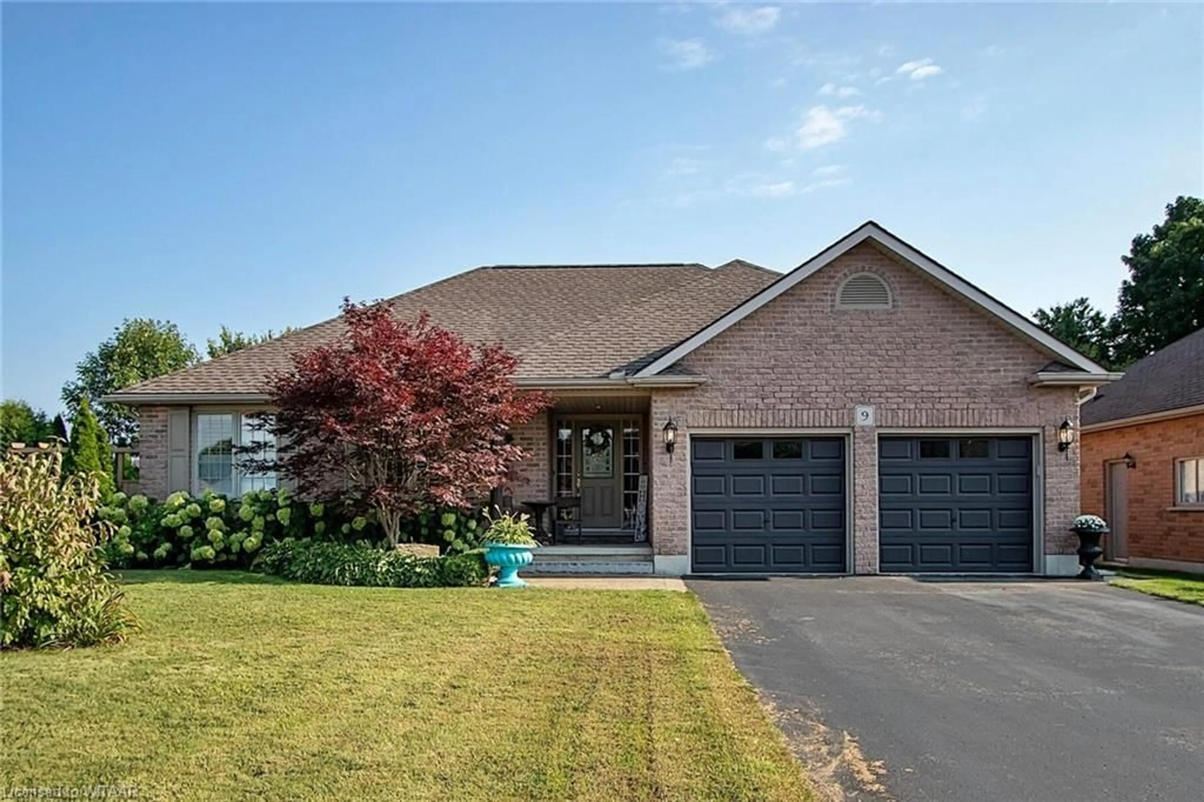 Frontside or backside of a home for 9 Greeneagle Dr, Tillsonburg Ontario N4G 5V6