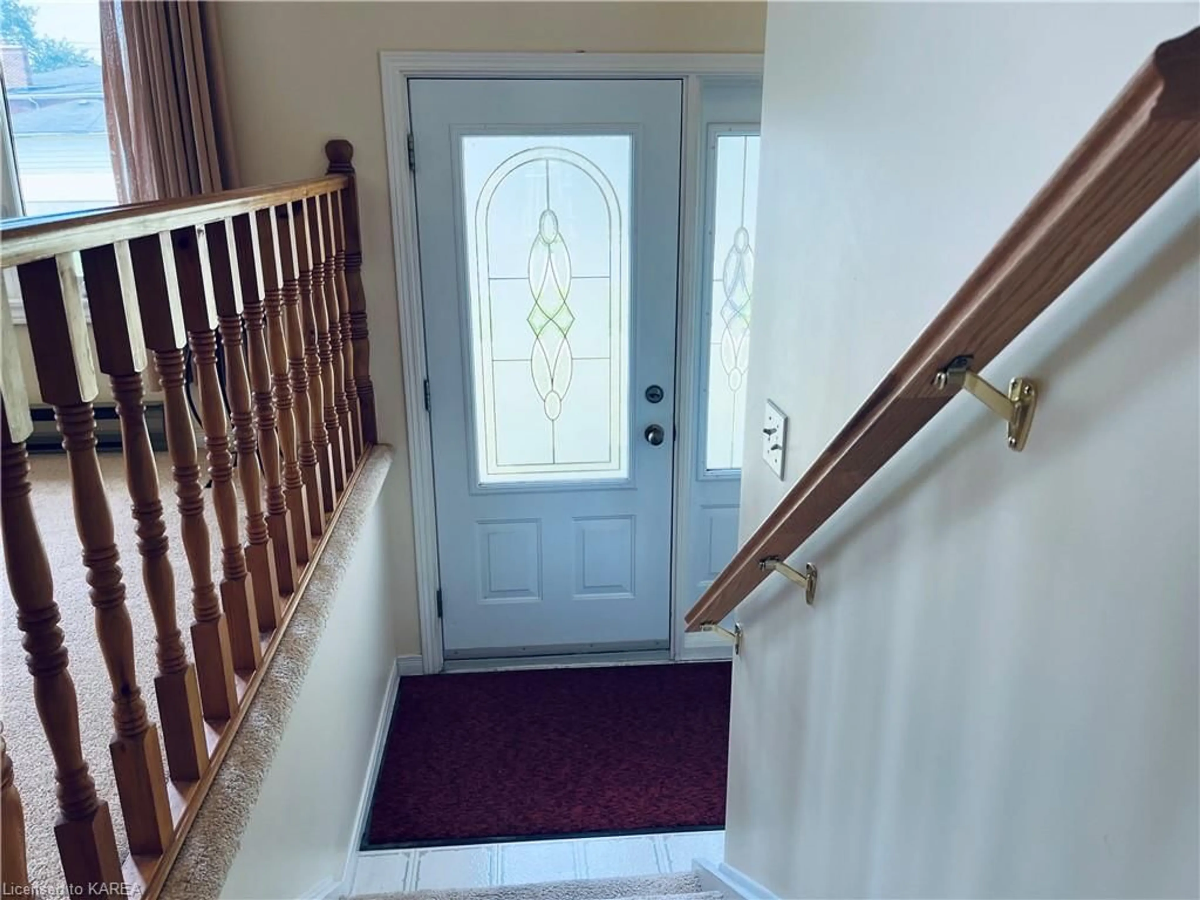 Indoor foyer, wood floors for 1728 Floyd Ave, Kingston Ontario K7L 4V4