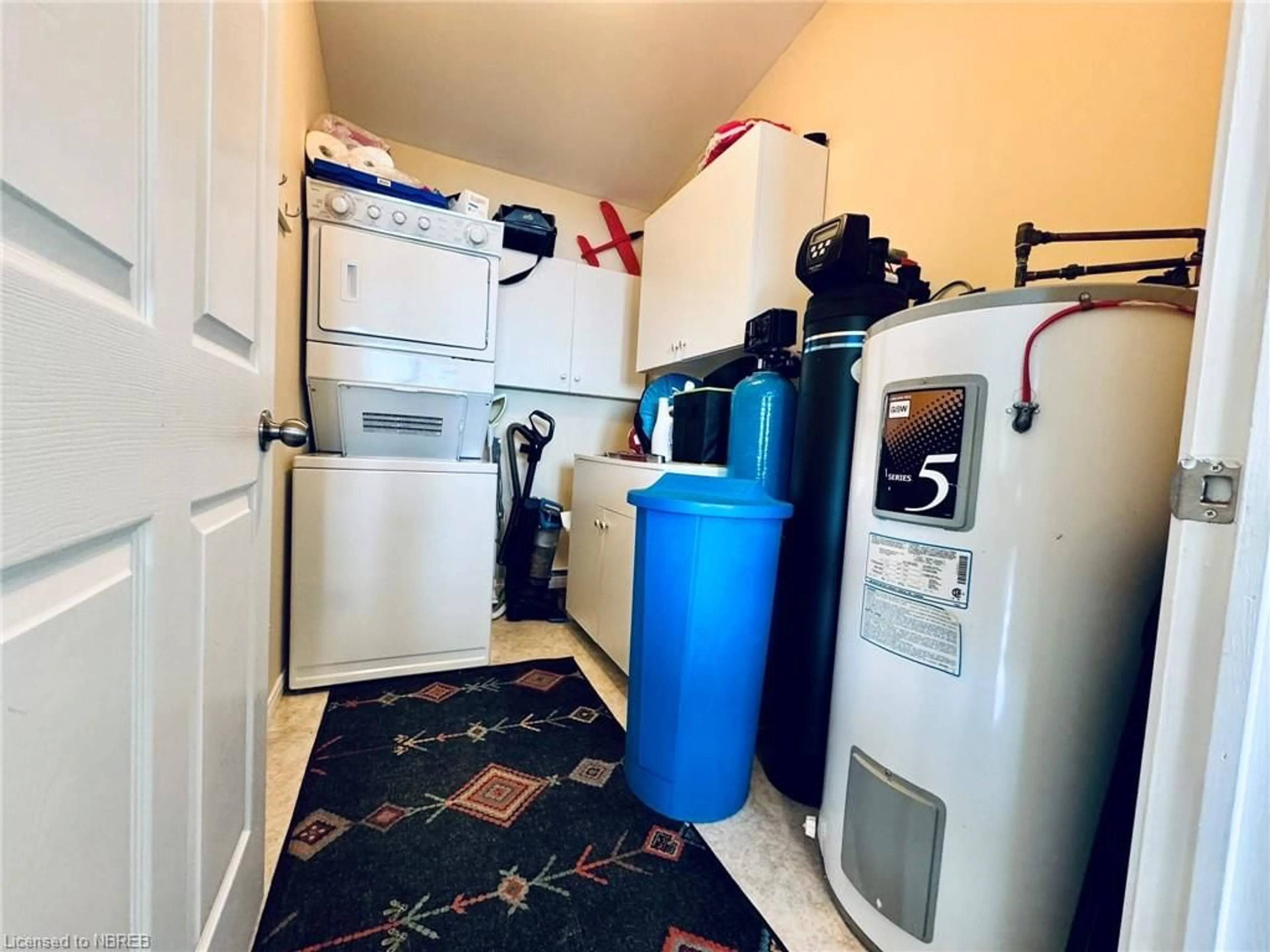 Laundry room for 28 Fortin Rd, Verner Ontario P0H 2M0