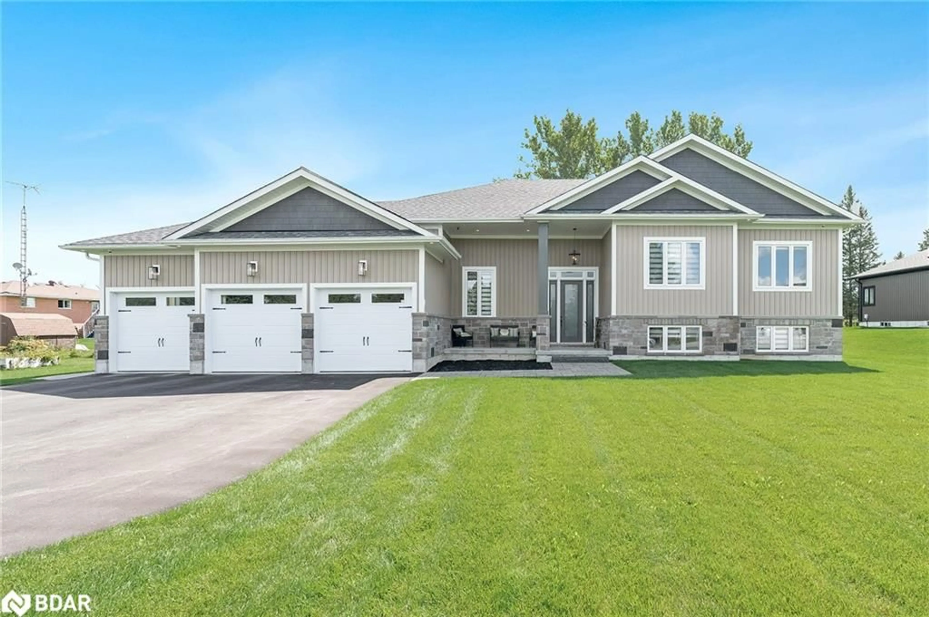 Frontside or backside of a home, cottage for 5 Eagle Way Crt, Oro-Medonte Ontario L0L 1T0