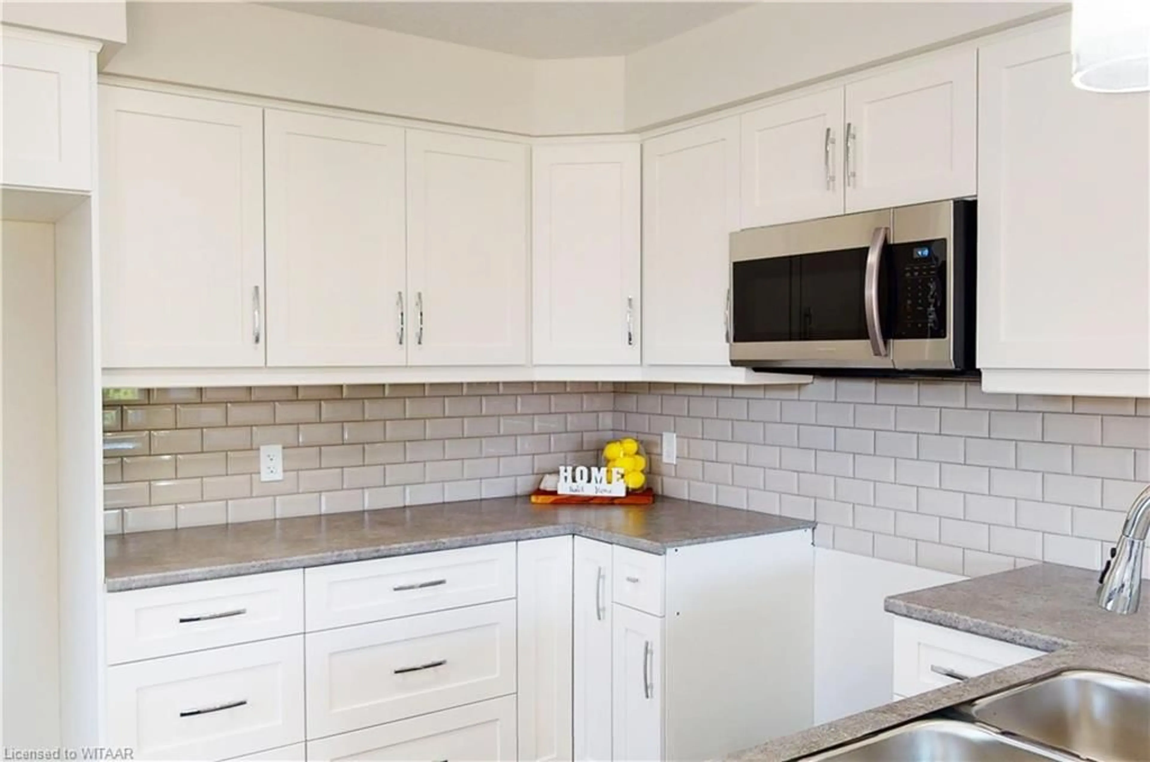 Standard kitchen for 135 Wimpole St #B, Mitchell Ontario N0K 1N0