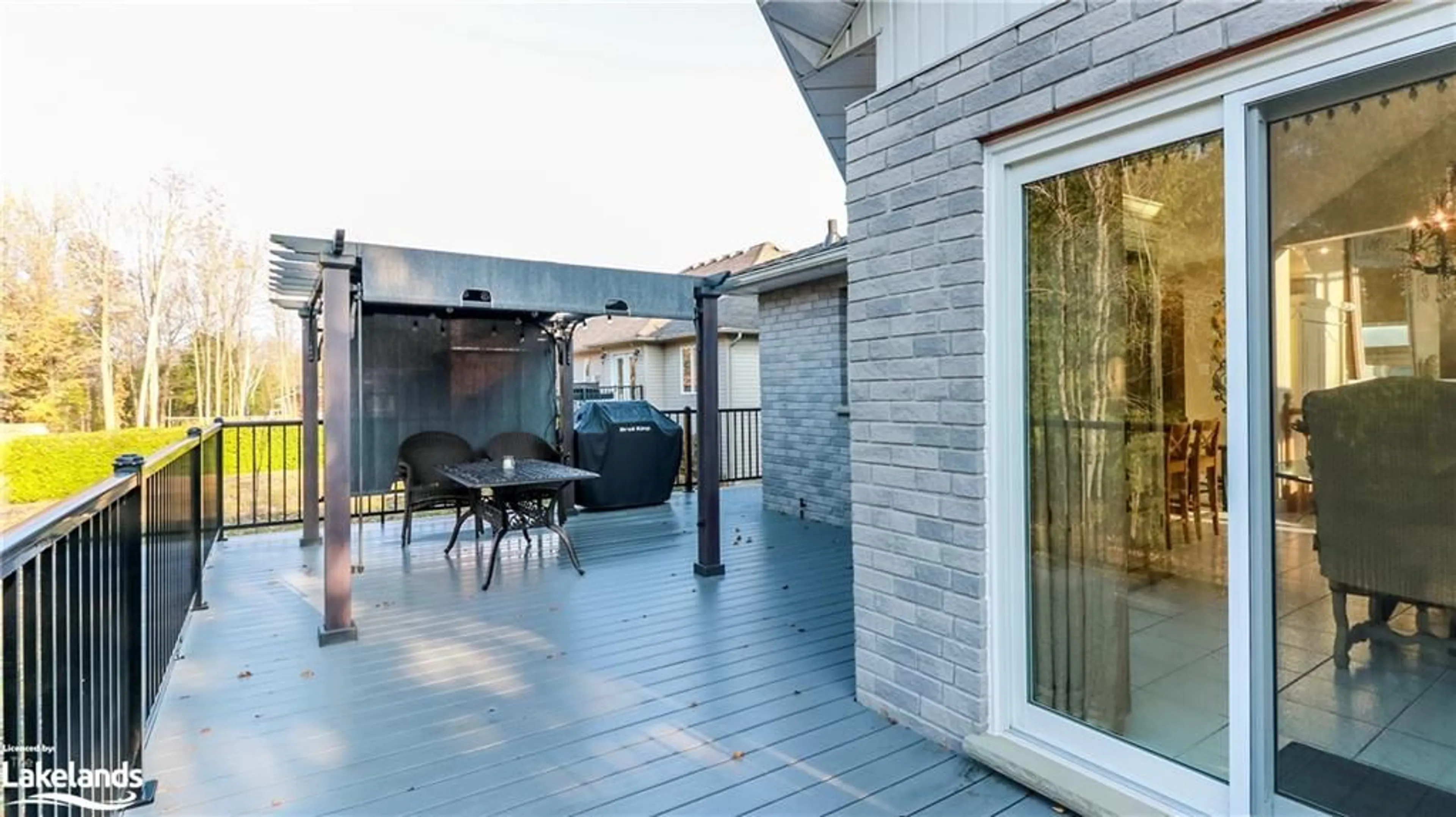 Patio, street for 20 Grant Ave, Woodland Beach Ontario L0L 1P1