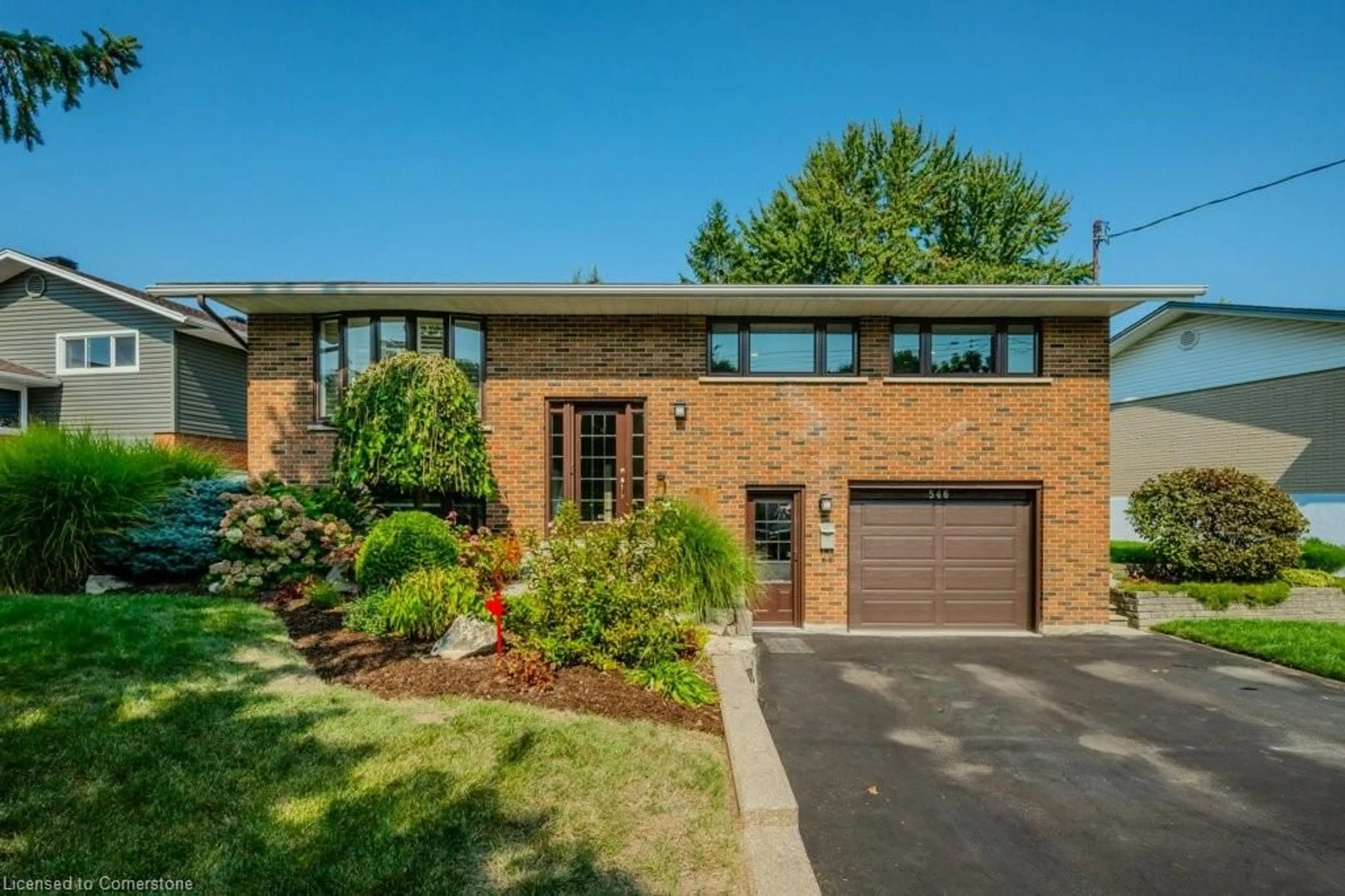 Home with brick exterior material for 546 Greenbrook Dr, Kitchener Ontario N2M 4K6