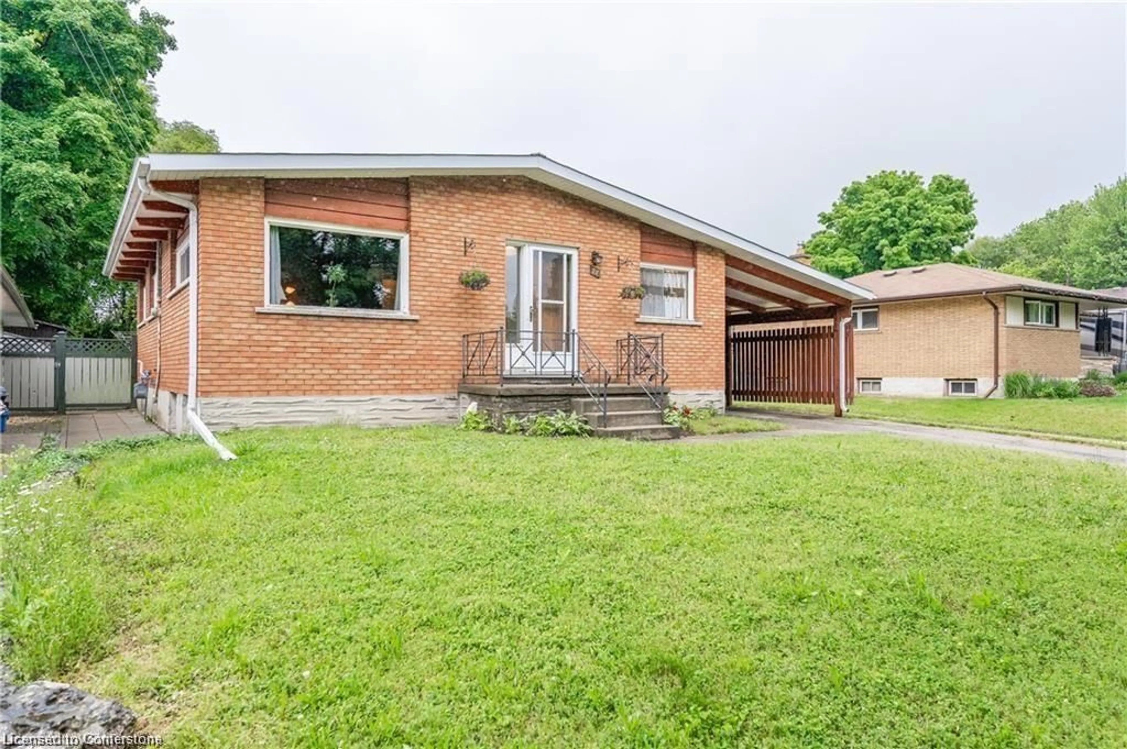 Home with brick exterior material for 72 Massey Ave, Kitchener Ontario N2C 1M3