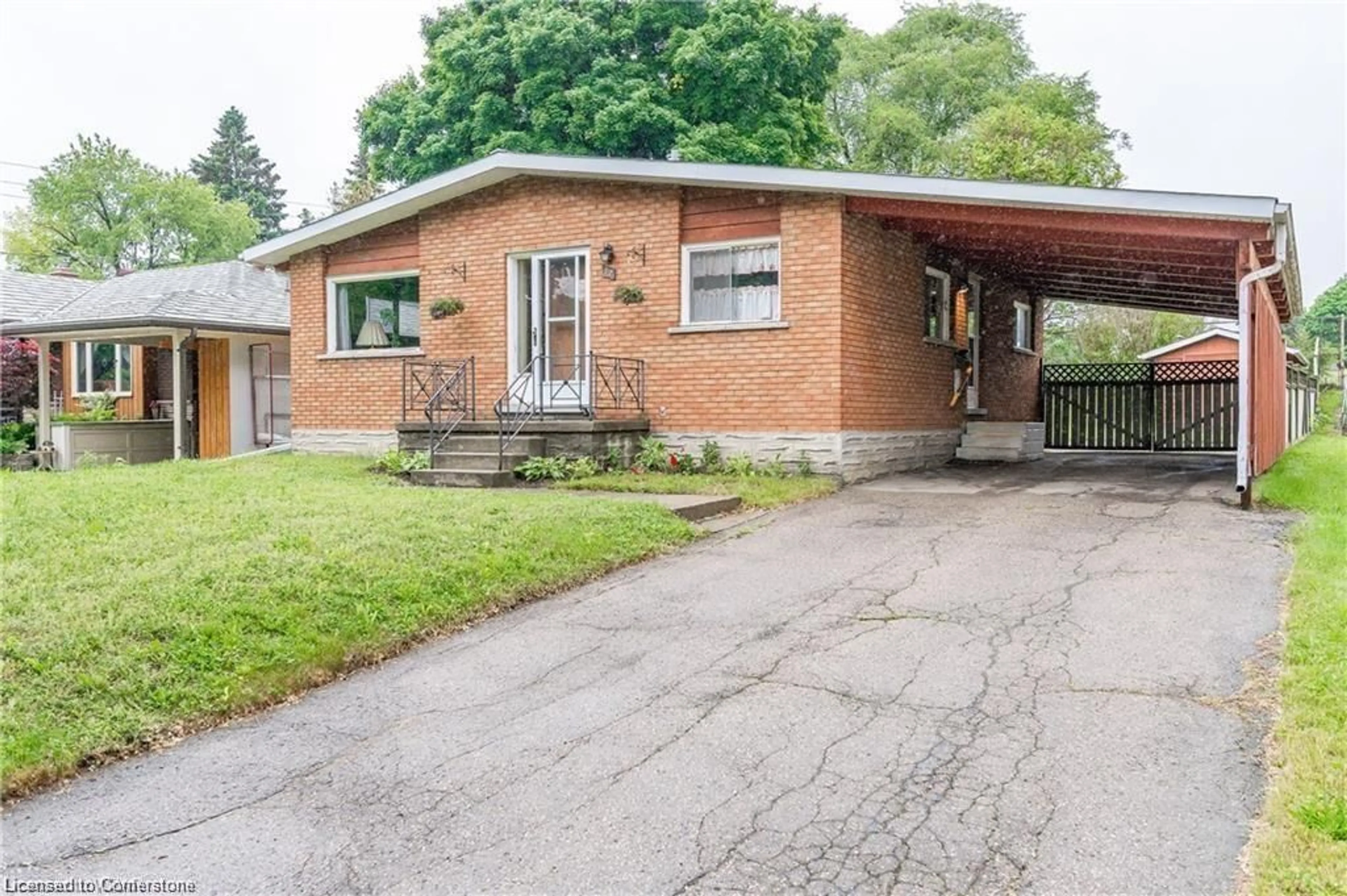 Frontside or backside of a home for 72 Massey Ave, Kitchener Ontario N2C 1M3