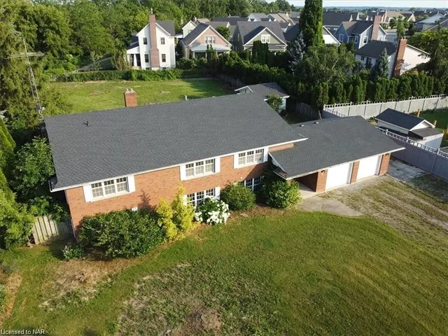 4 Merritt Cir, Niagara-on-the-Lake 2