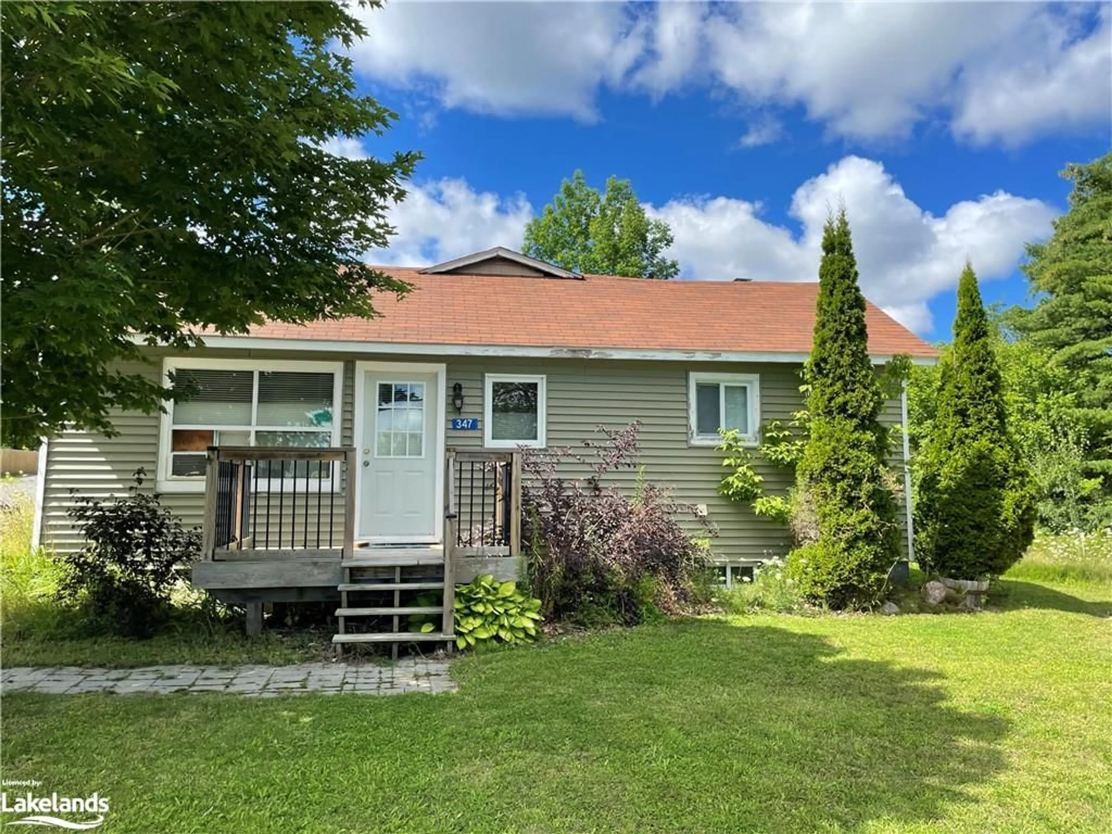 Frontside or backside of a home, cottage for 347 High St, MacTier Ontario P0C 1H0