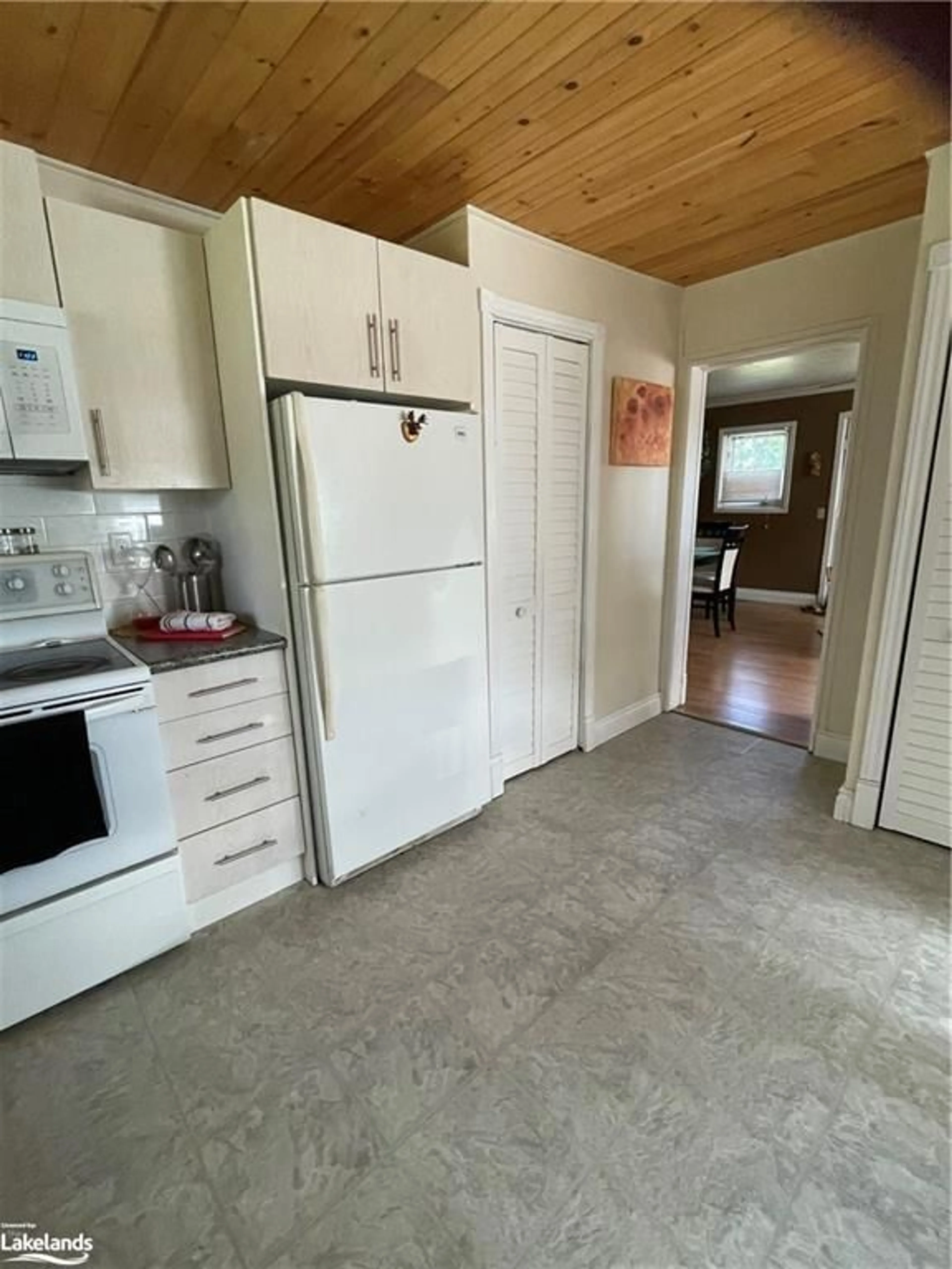 Kitchen, wood floors, cottage for 347 High St, MacTier Ontario P0C 1H0