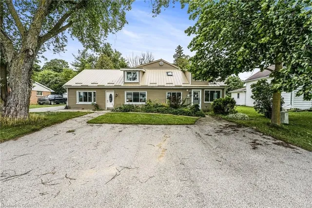 205 King St, Harriston 5