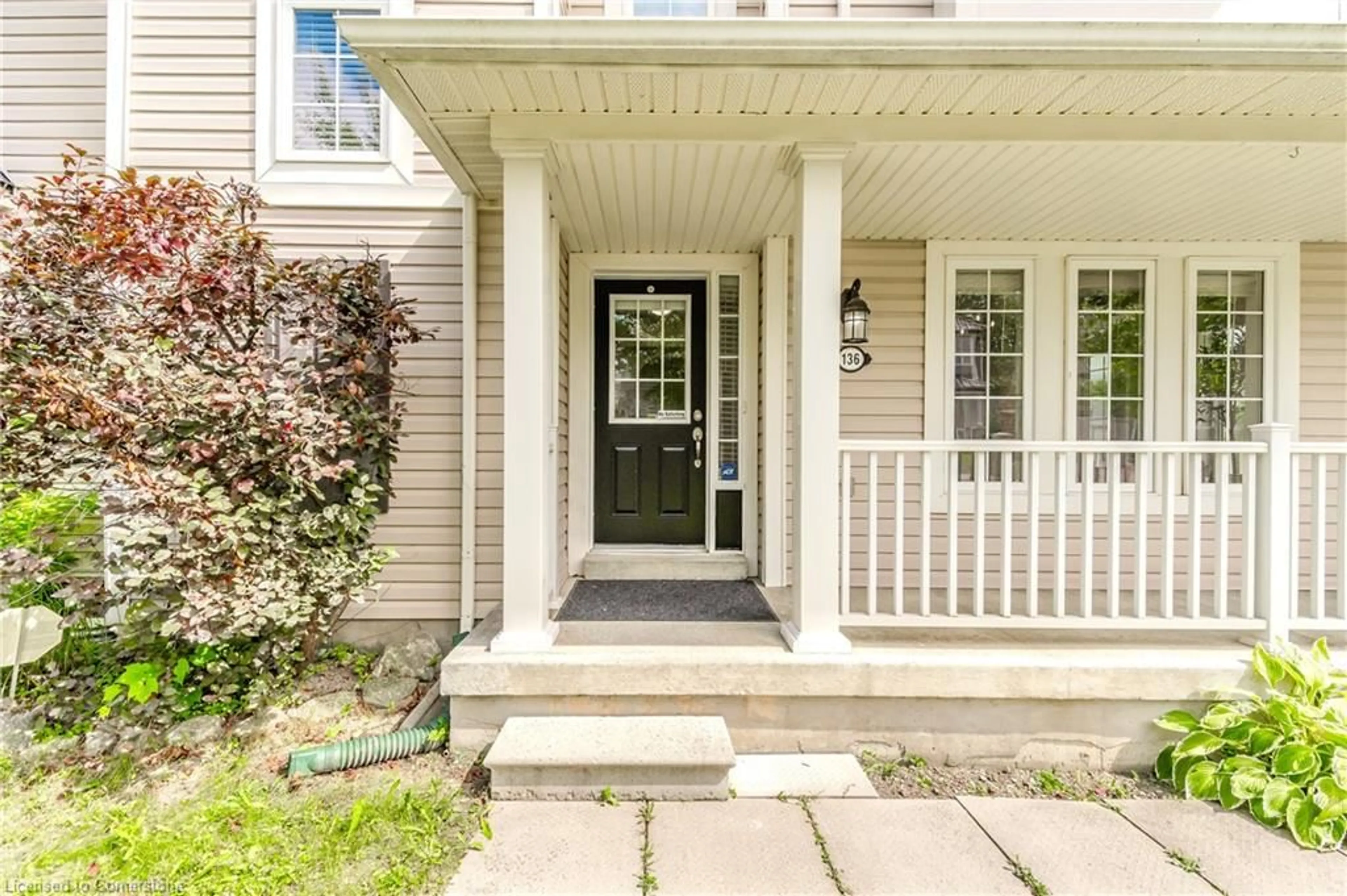 Indoor entryway, wood floors for 136 Bailey Dr, Cambridge Ontario N1P 0A2