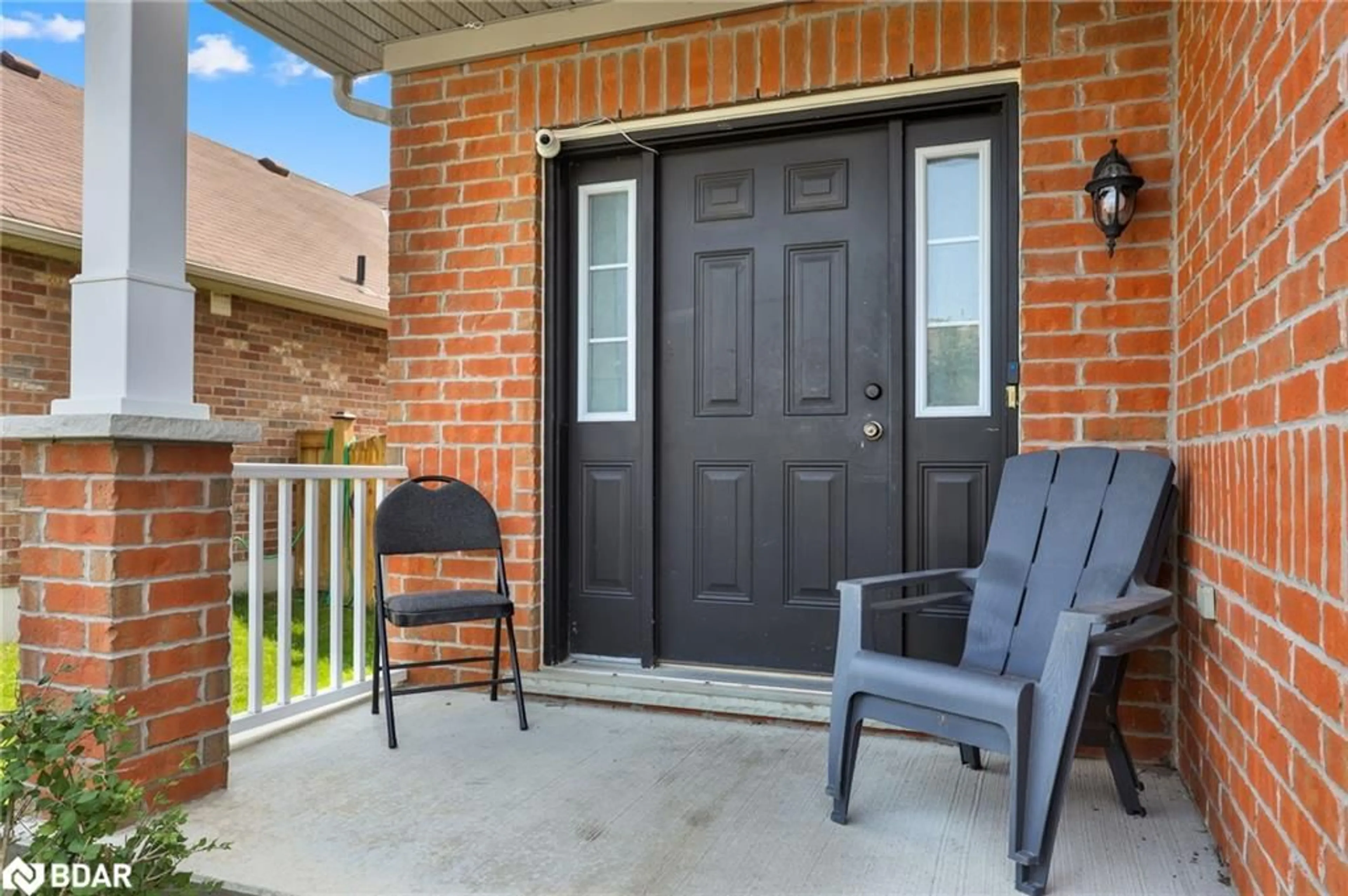 Indoor entryway, wood floors for 91 Quigley St, Angus Ontario L3W 0P5