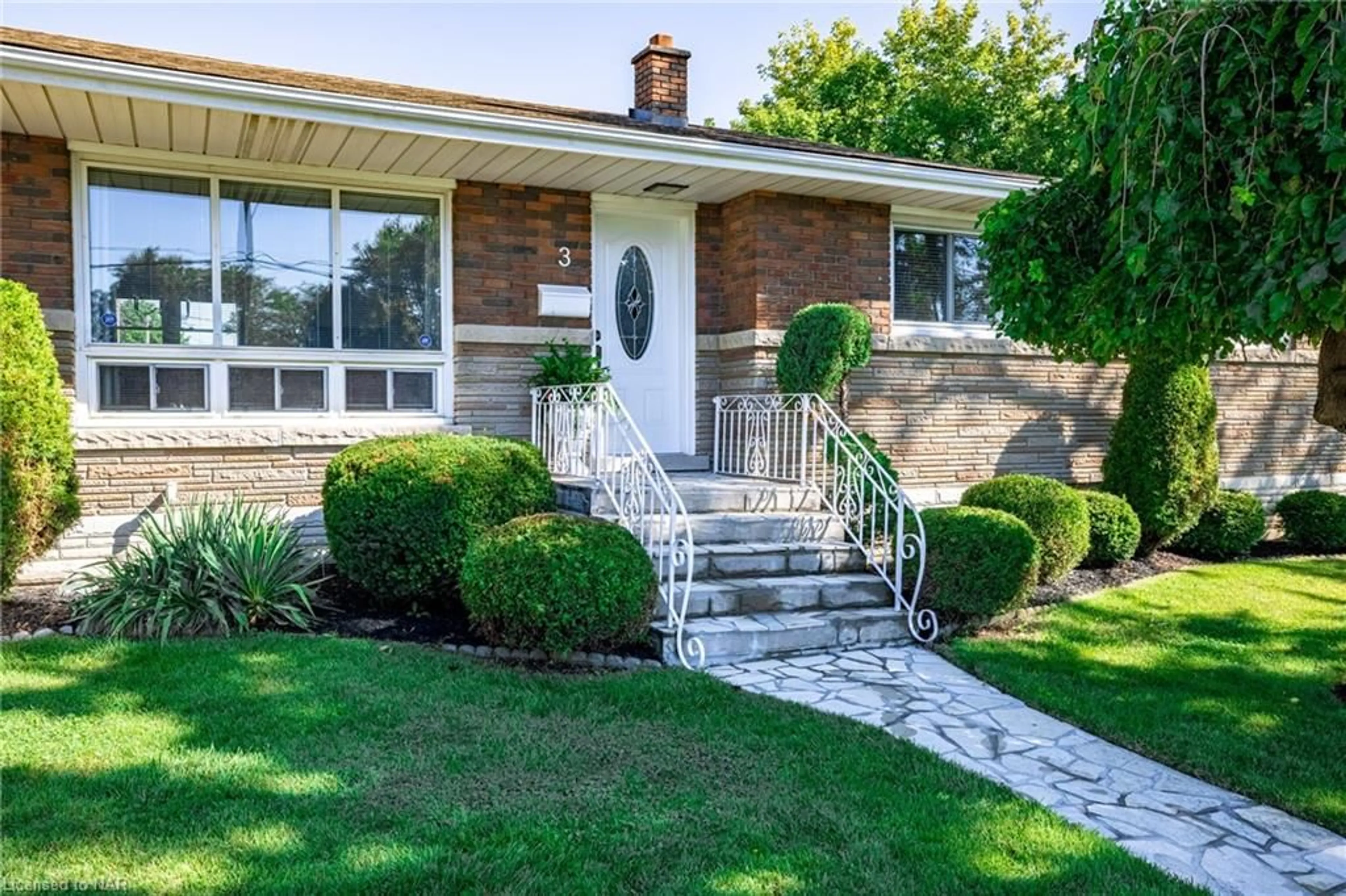 Home with brick exterior material for 3 Grove Ave, St. Catharines Ontario L2P 1C5