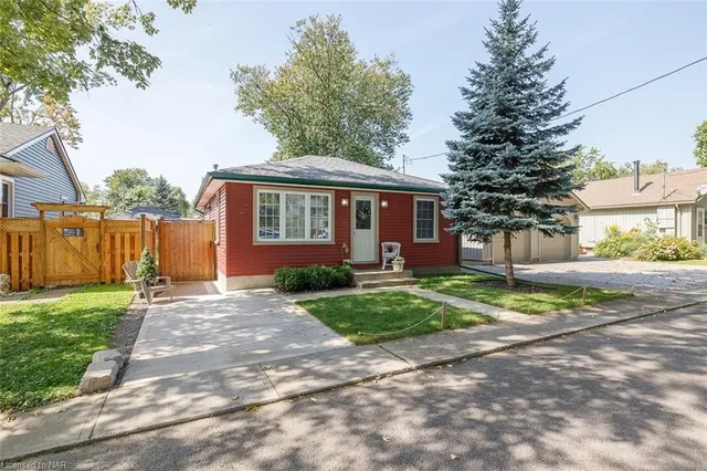 263 Maplewood Ave, Crystal Beach