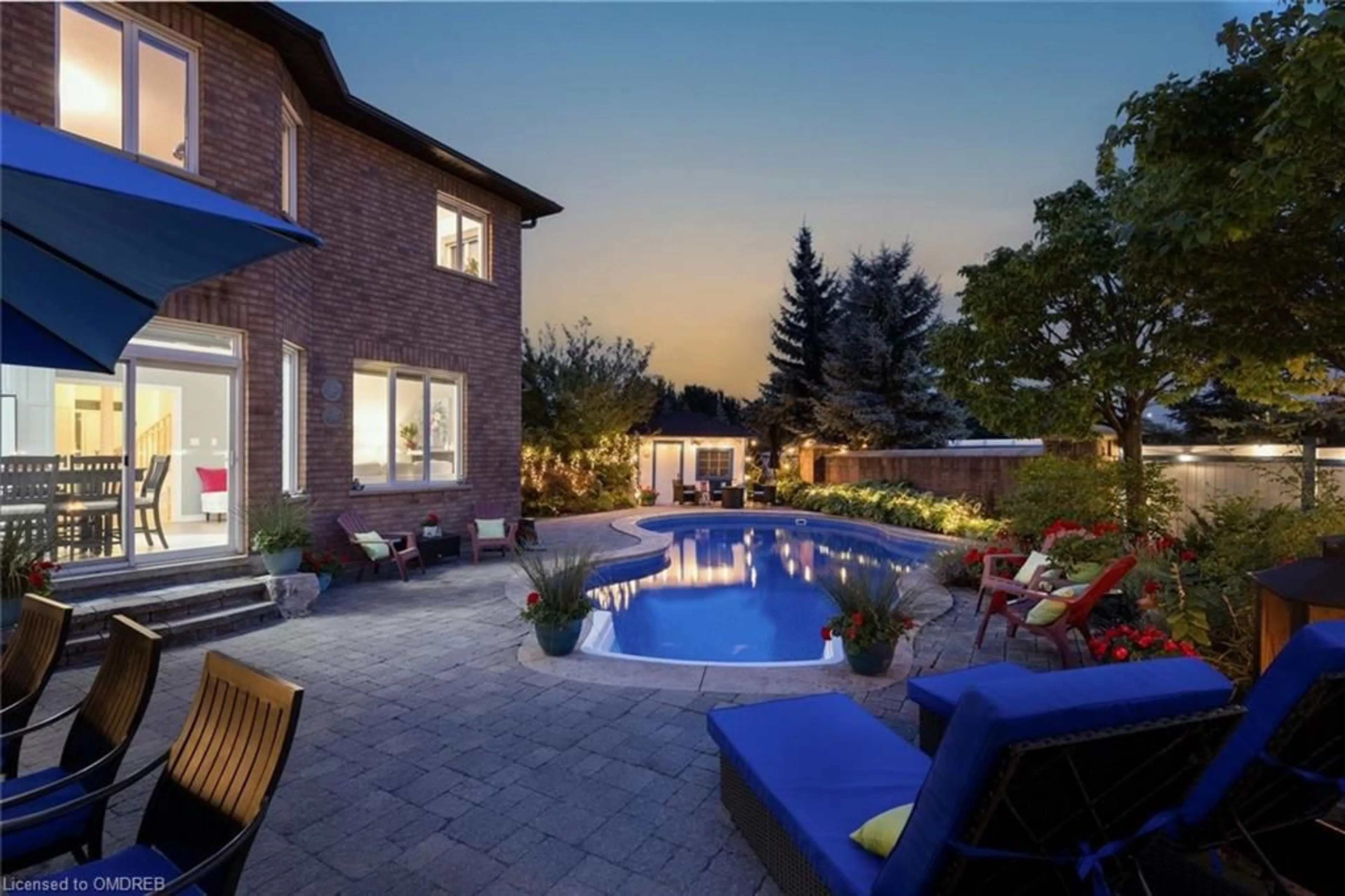 Patio for 2244 Chickadee Cres, Oakville Ontario L6M 3S2