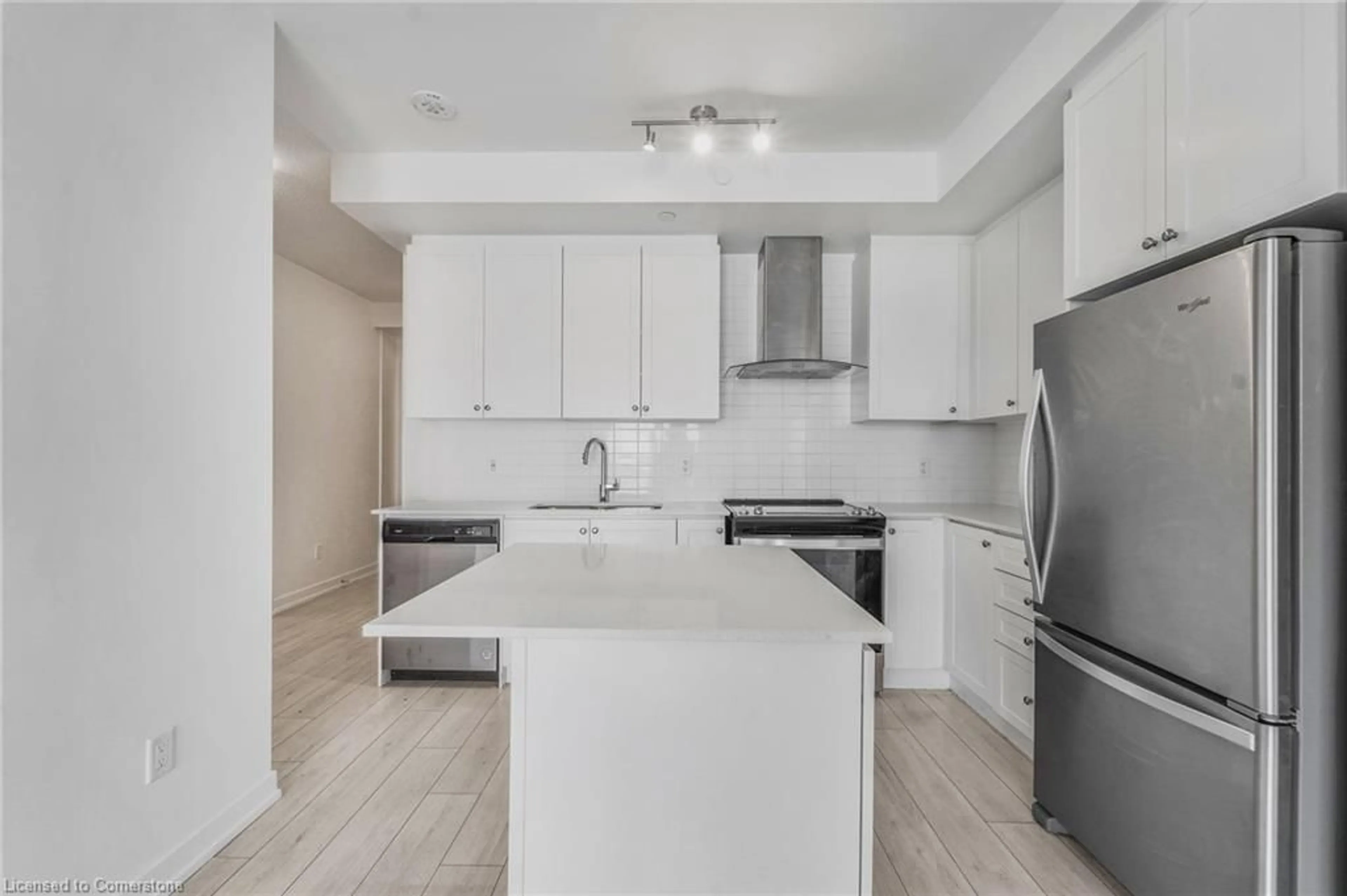 Standard kitchen for 55 Duke St #1701, Kitchener Ontario N2H 0C9