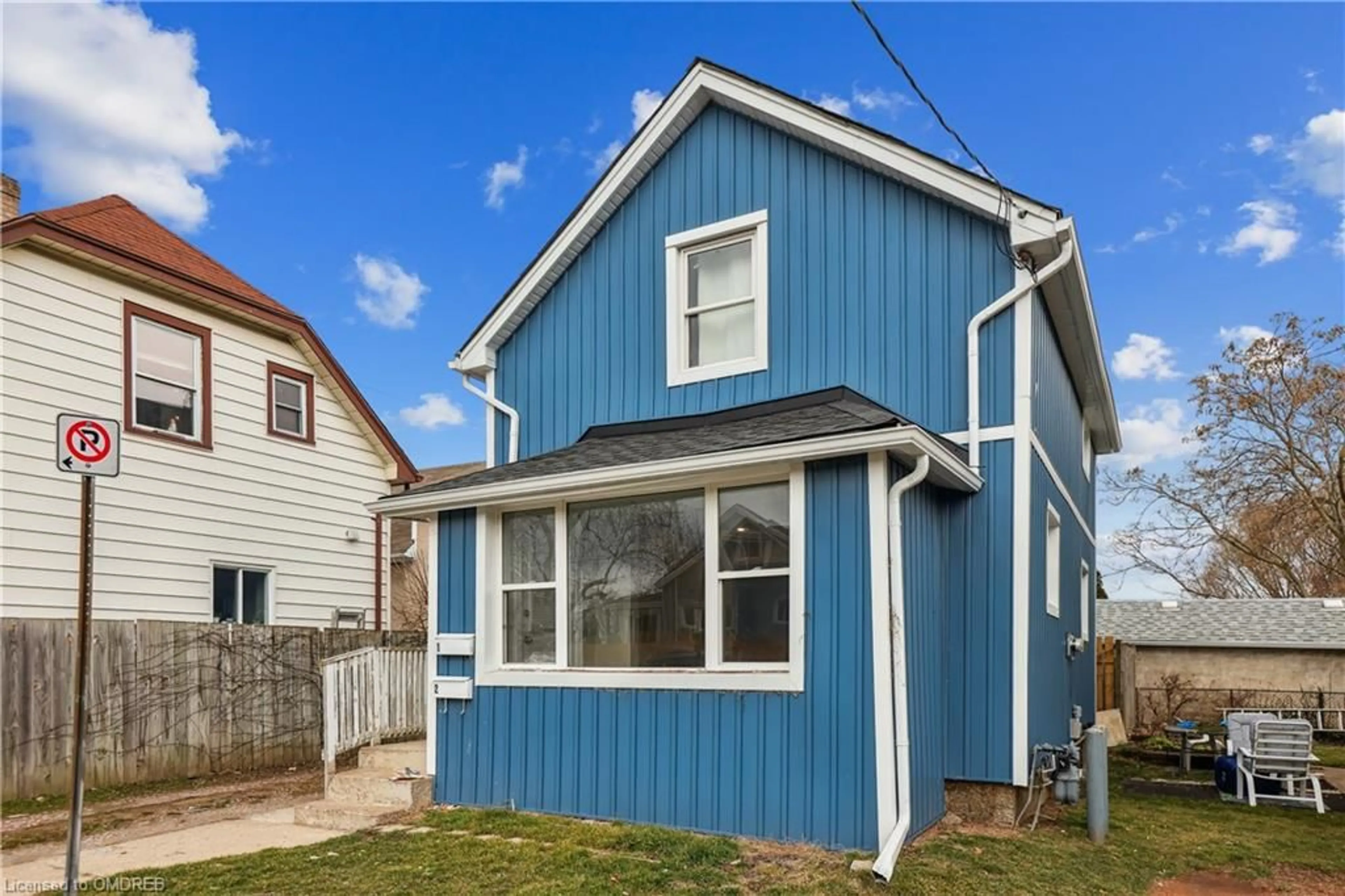 Frontside or backside of a home, cottage for 19 Seneca St, St. Catharines Ontario L2R 2V1