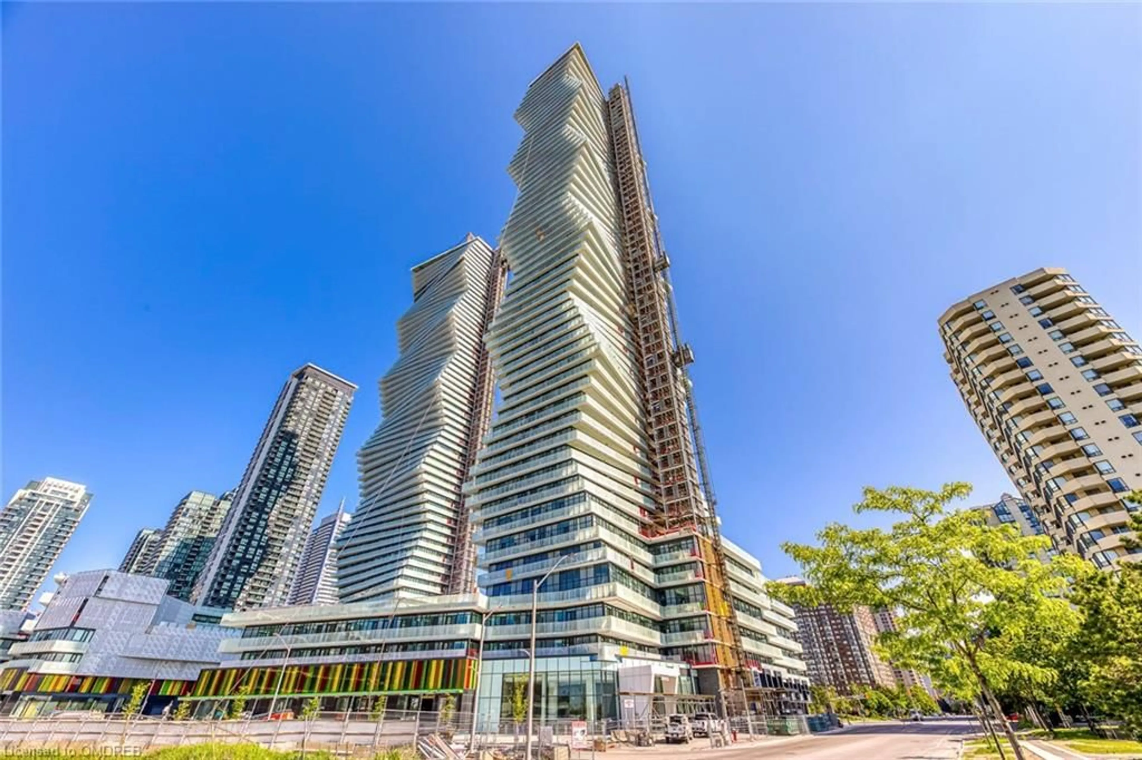 A pic from exterior of the house or condo for 3883 Quartz Rd #1305, Mississauga Ontario L5B 0M4