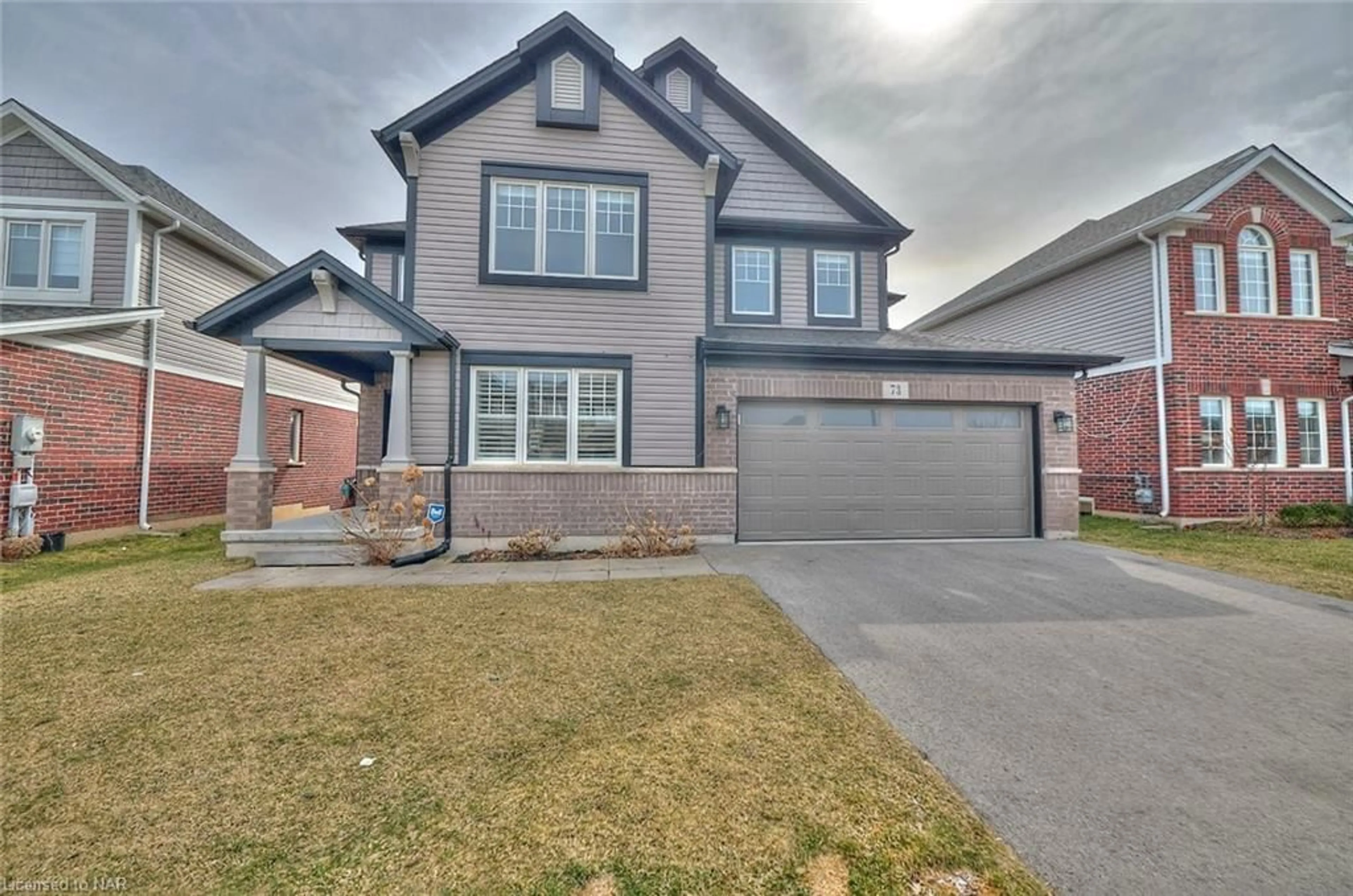 Frontside or backside of a home, the street view for 73 Bergenstein Cres, Fonthill Ontario L0S 1E6