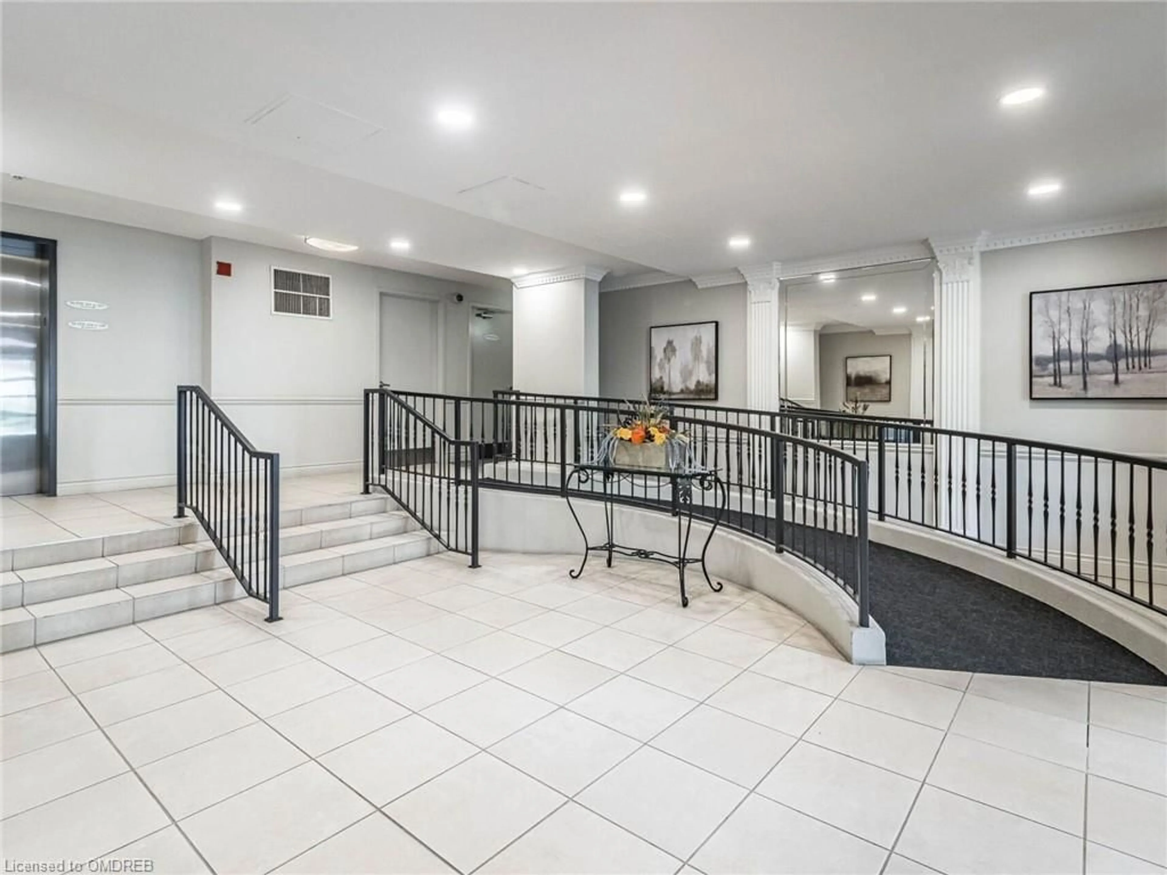 Indoor foyer, unknown floor for 2301 Parkhaven Blvd #209, Oakville Ontario L6H 6V6