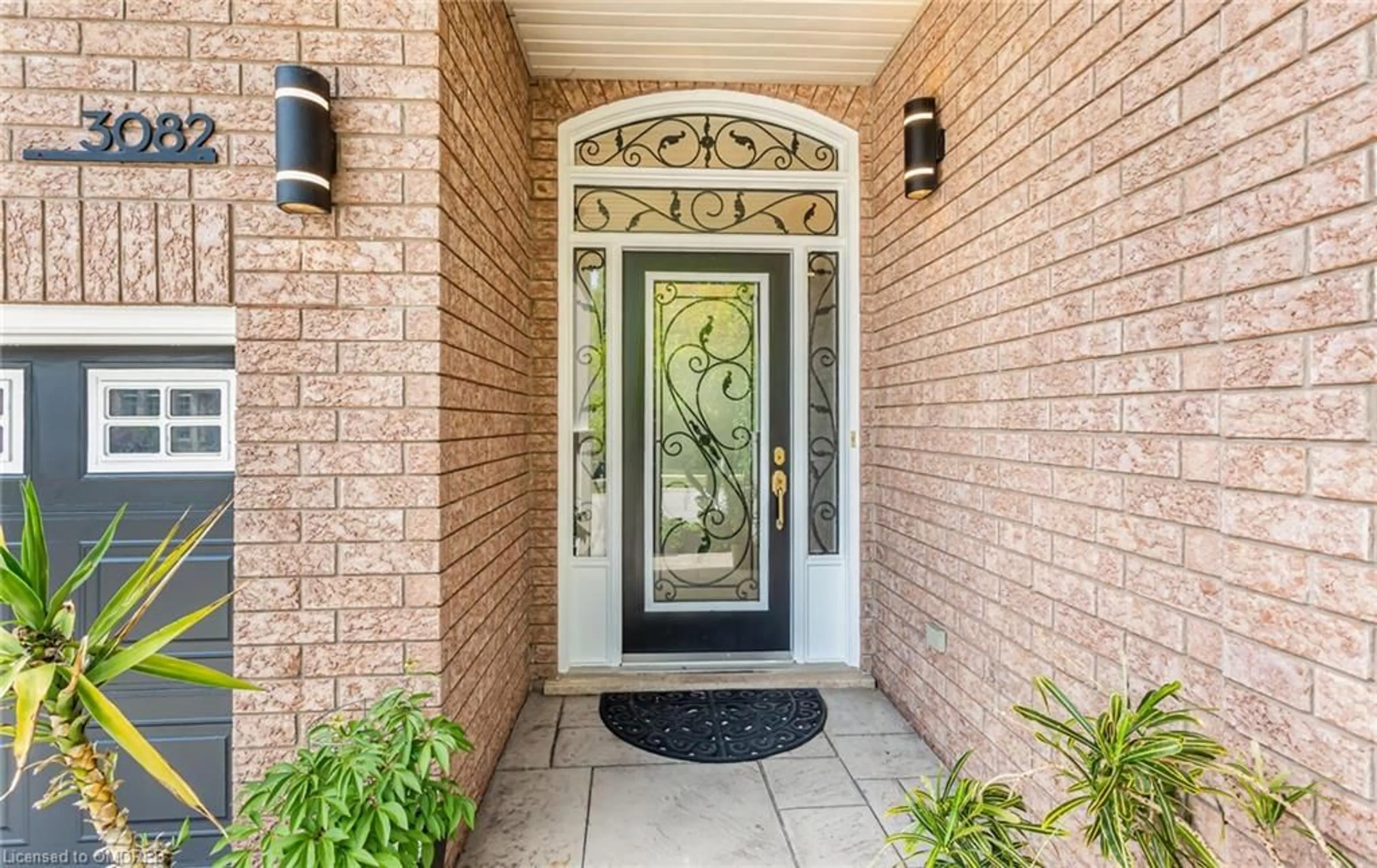 Indoor entryway for 3082 Scotscraig Cres, Oakville Ontario L6M 5G7