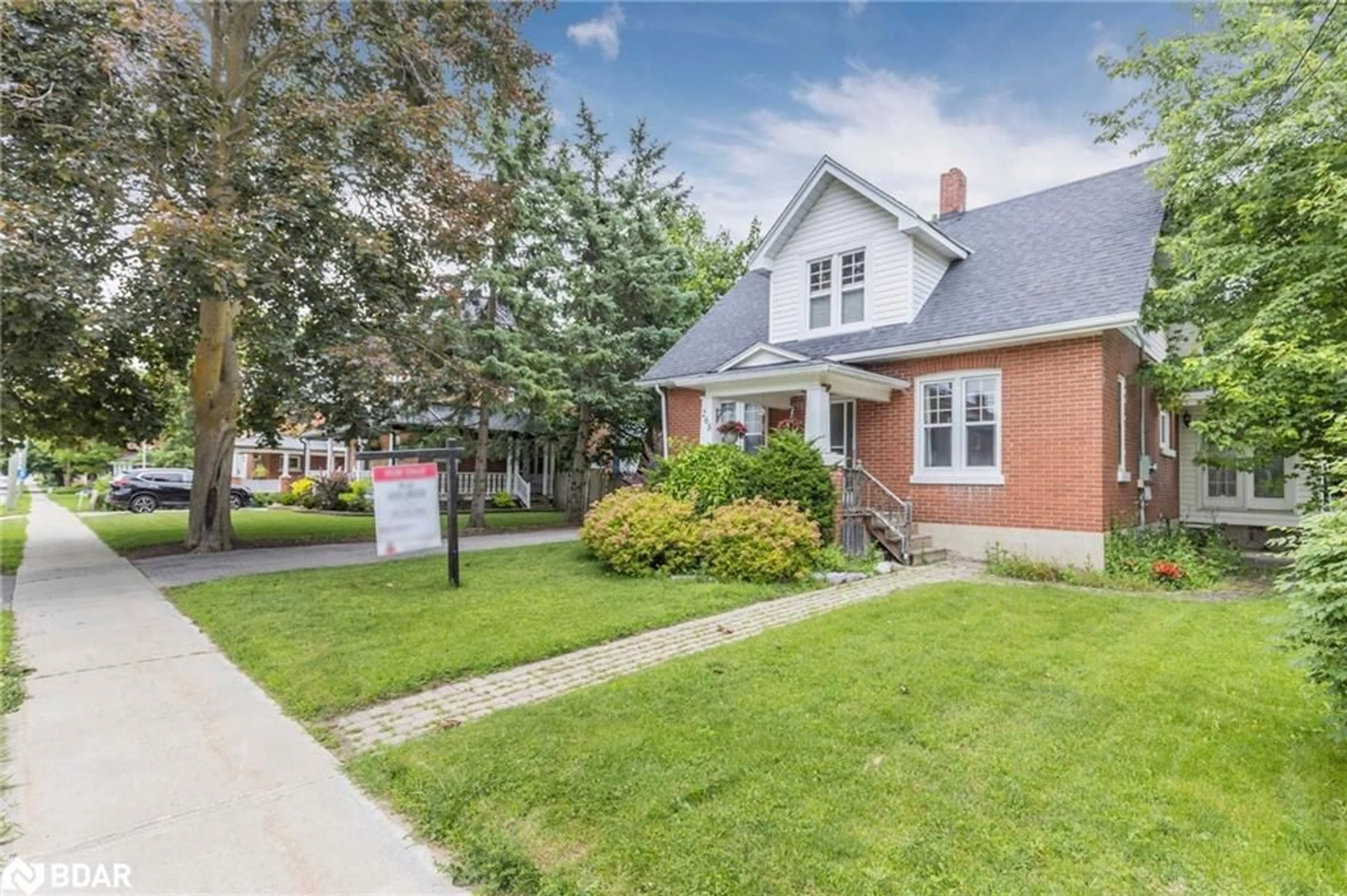 Frontside or backside of a home, the street view for 268 Barrie St, Thornton Ontario L0L 2N0