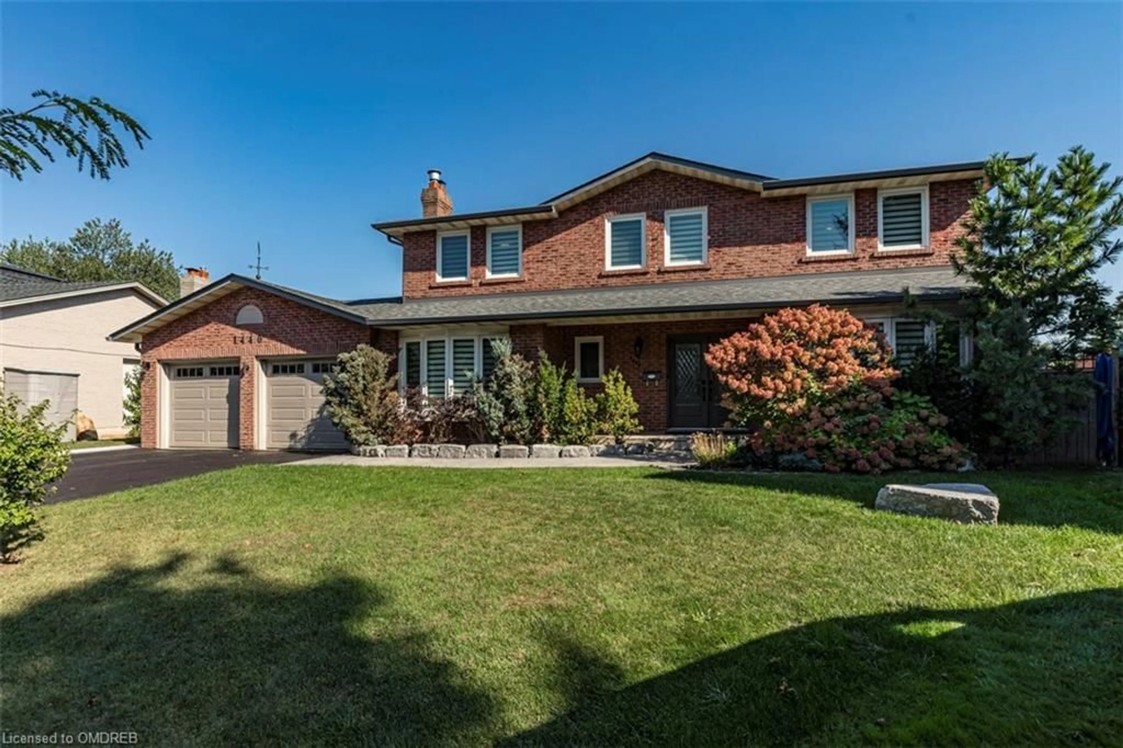 Home with brick exterior material for 1440 Ivy Crt, Oakville Ontario L6H 3J6