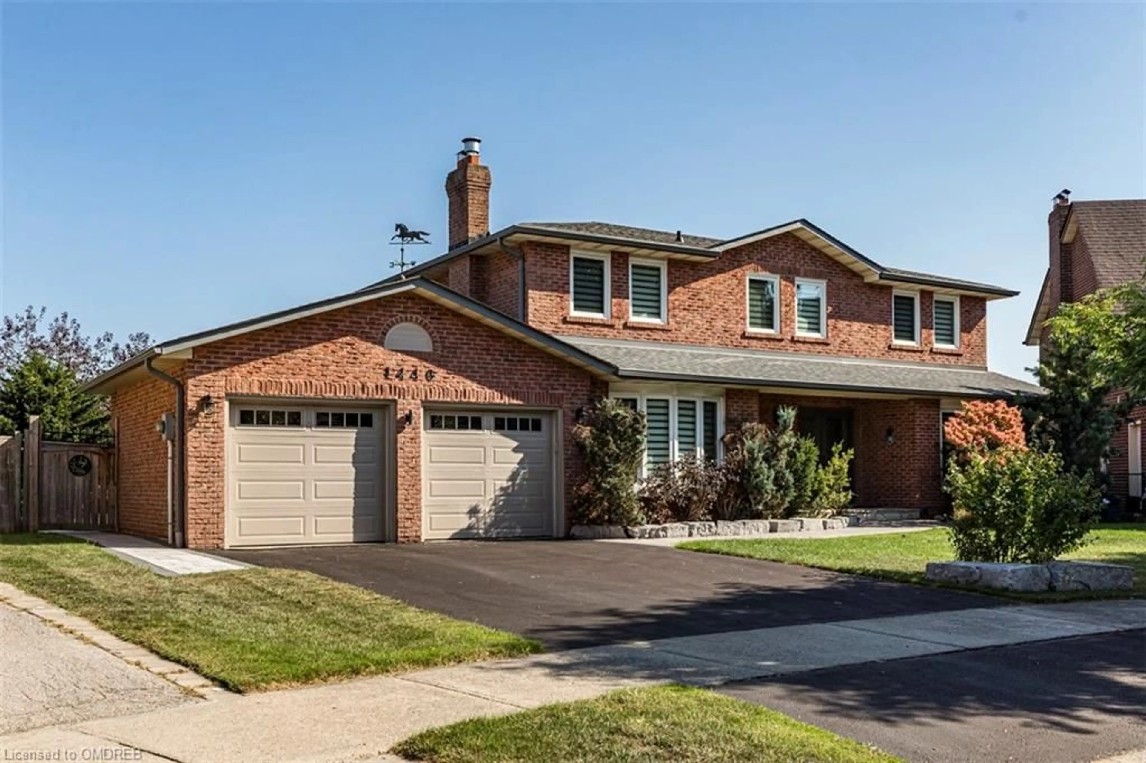 Home with brick exterior material for 1440 Ivy Crt, Oakville Ontario L6H 3J6