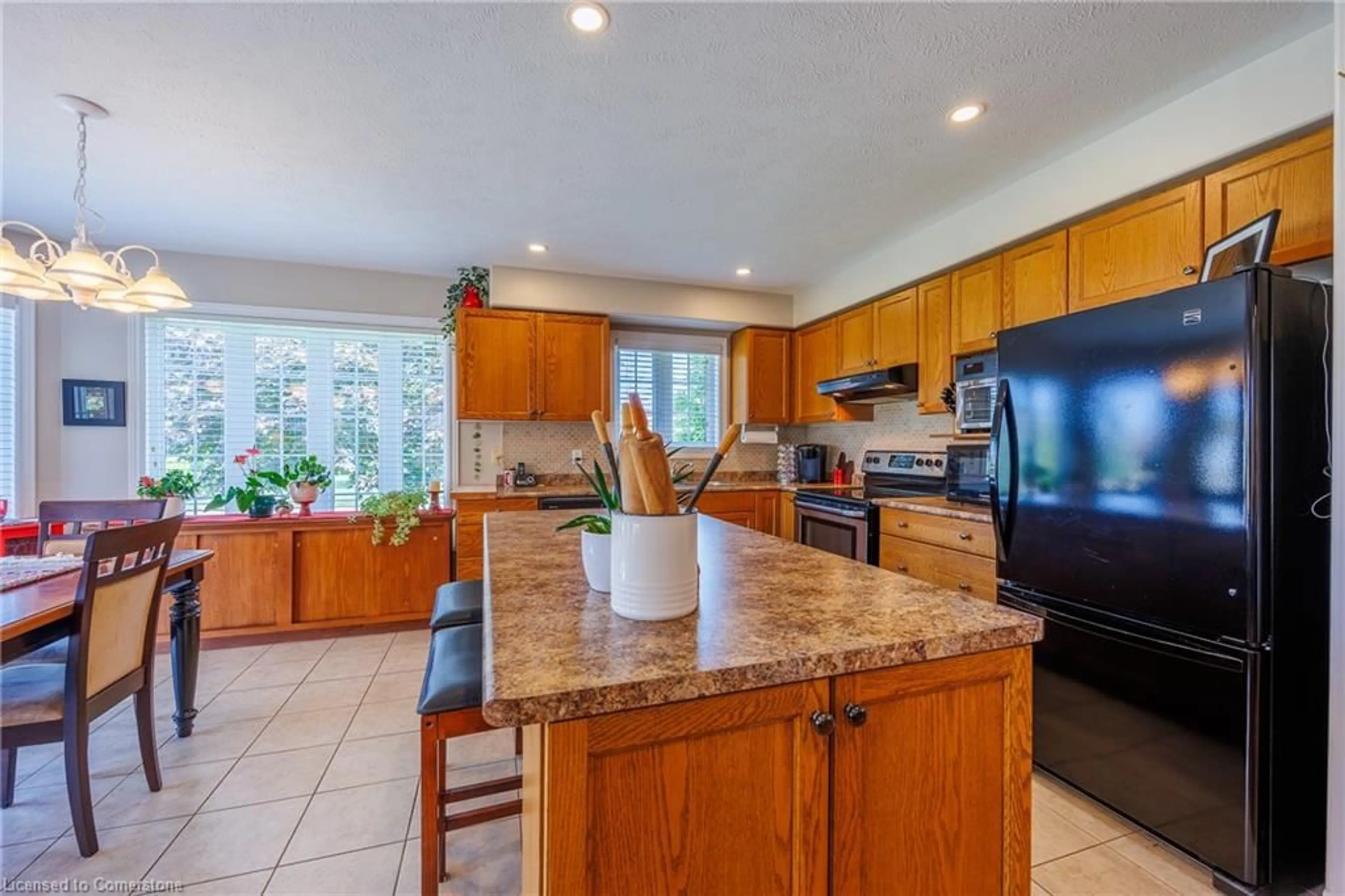 Open concept kitchen for 103 Upper Canada Dr, Port Rowan Ontario N0E 1M0