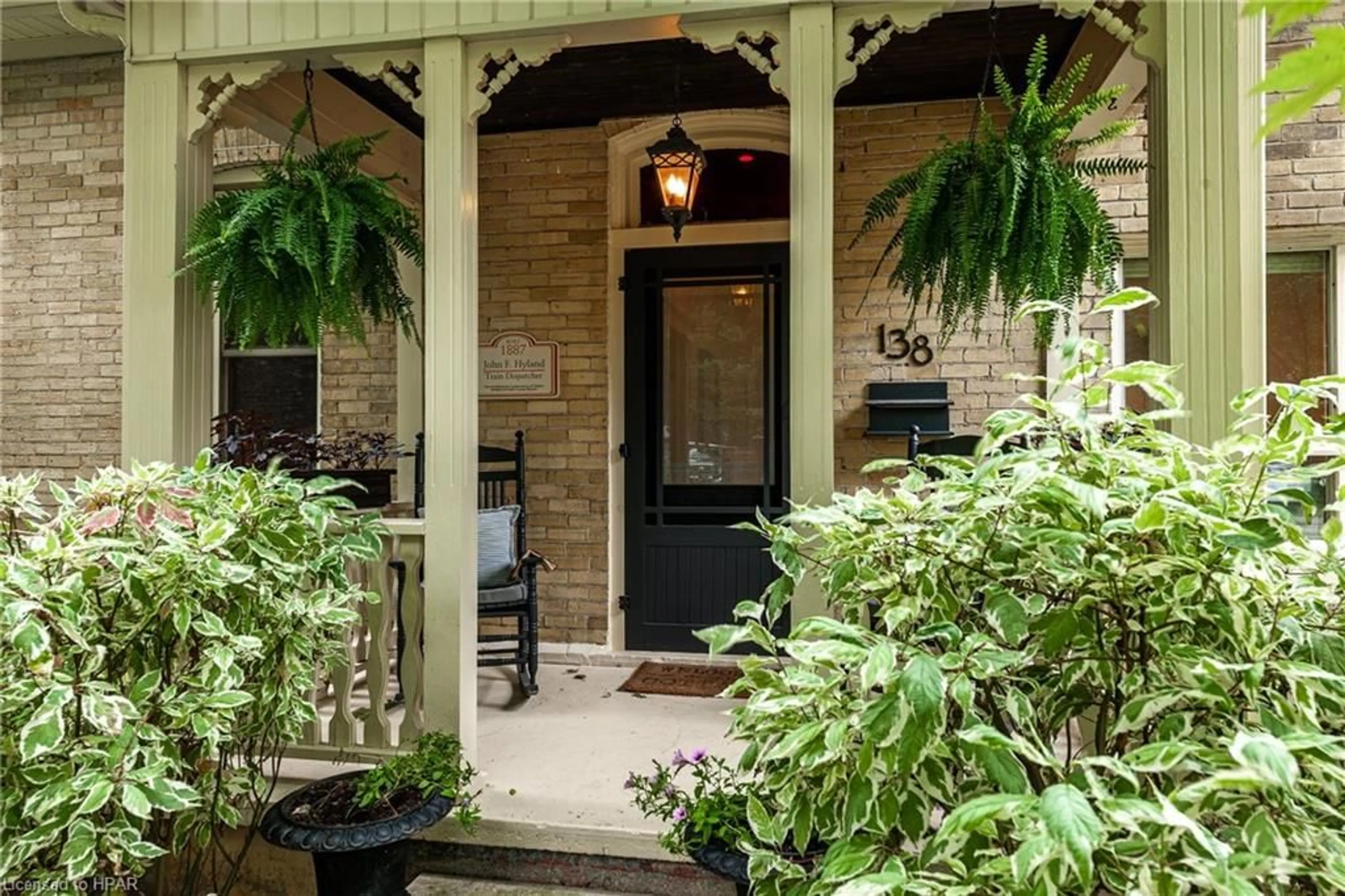 Patio, cottage for 138 Nile St, Stratford Ontario N5A 4E2