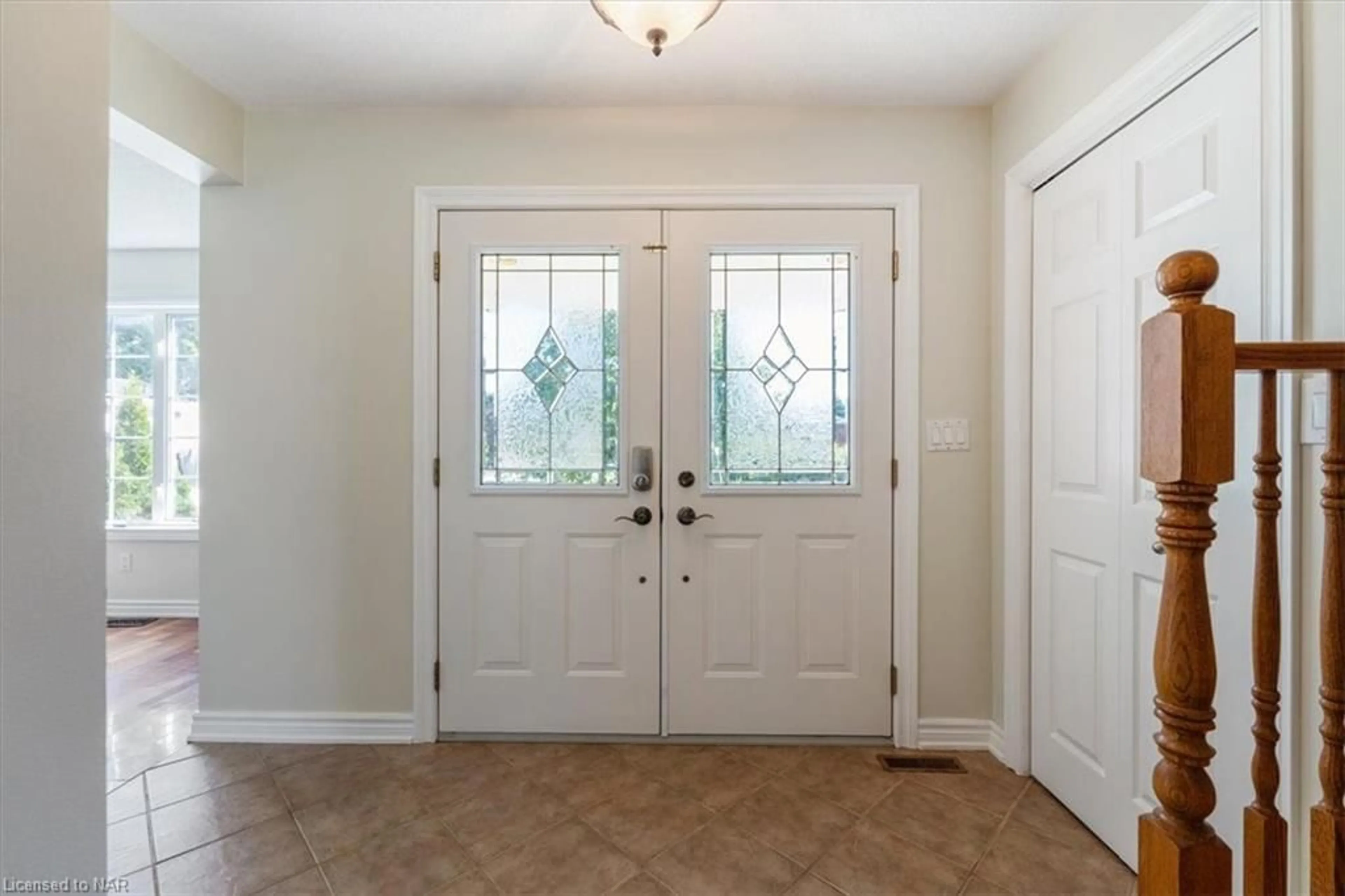 Indoor entryway for 32 Mcnamara St, Thorold Ontario L2V 2M6