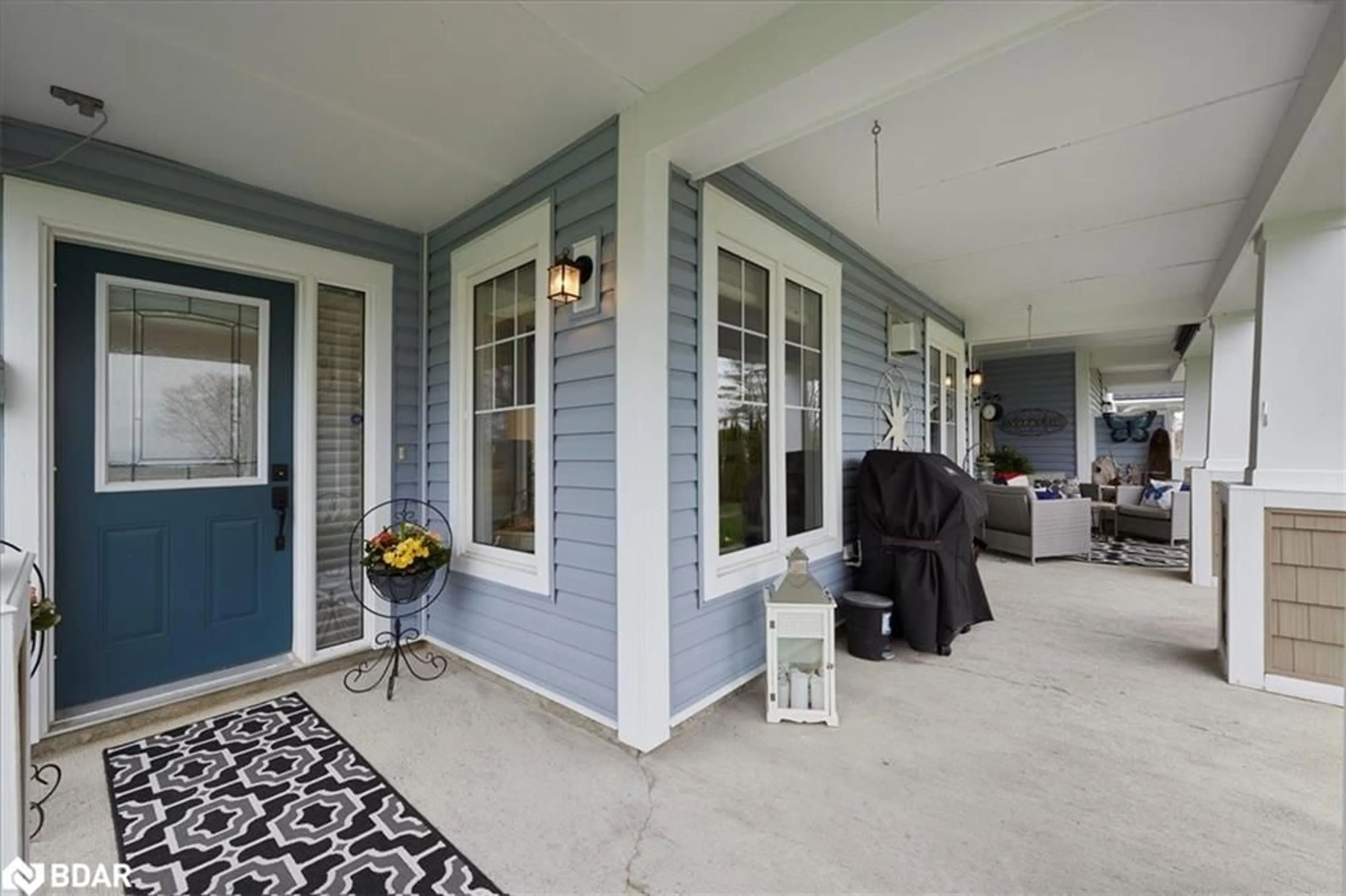 Indoor entryway, ceramic floors for 15 Carnoustie Lane, Port Severn Ontario L0K 1S0