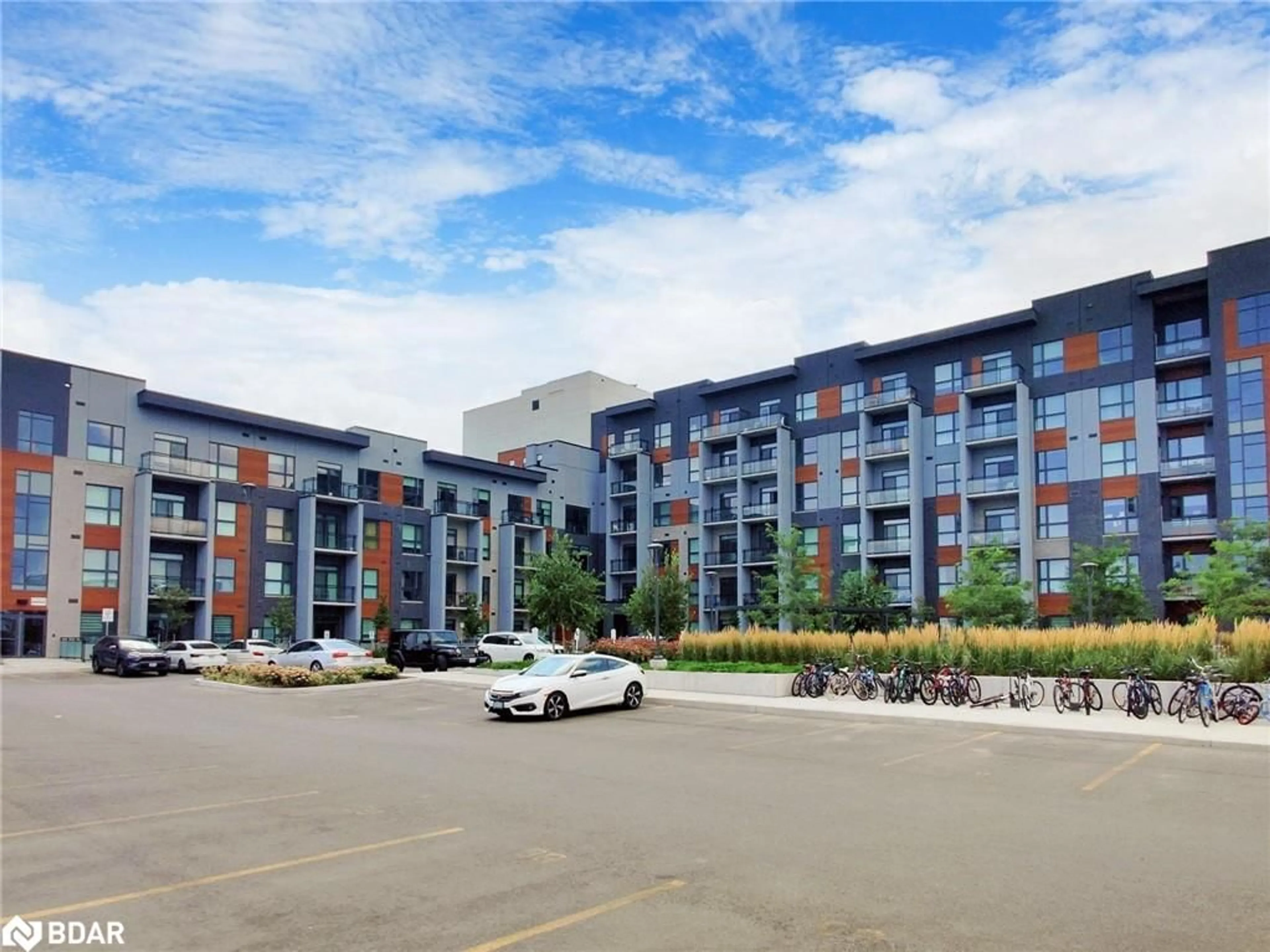 A pic from exterior of the house or condo for 95 Dundas Street West St #305, Oakville Ontario L6M 5N4