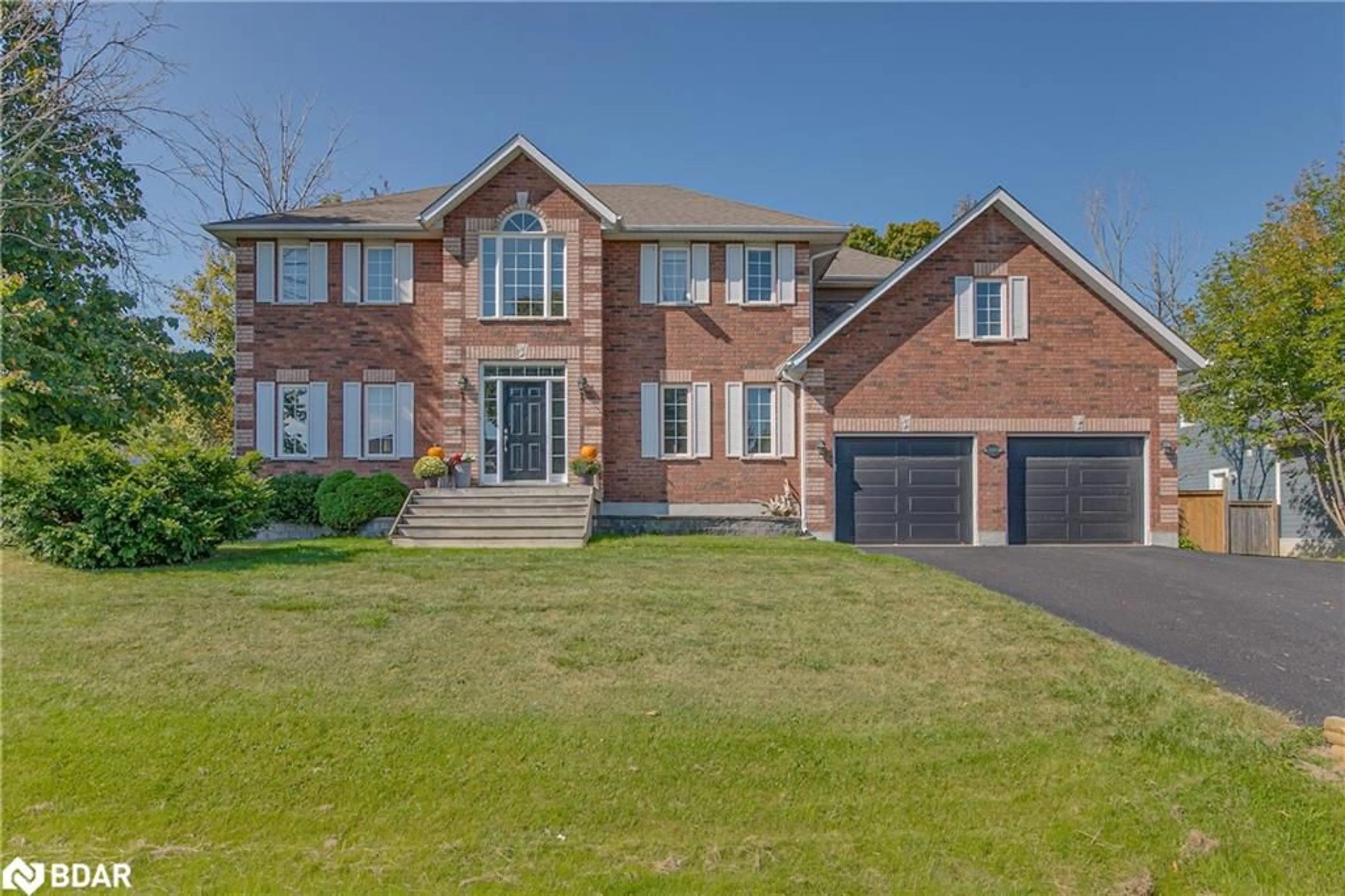 Home with brick exterior material for 3684 Kimberley St, Innisfil Ontario L9S 2L3