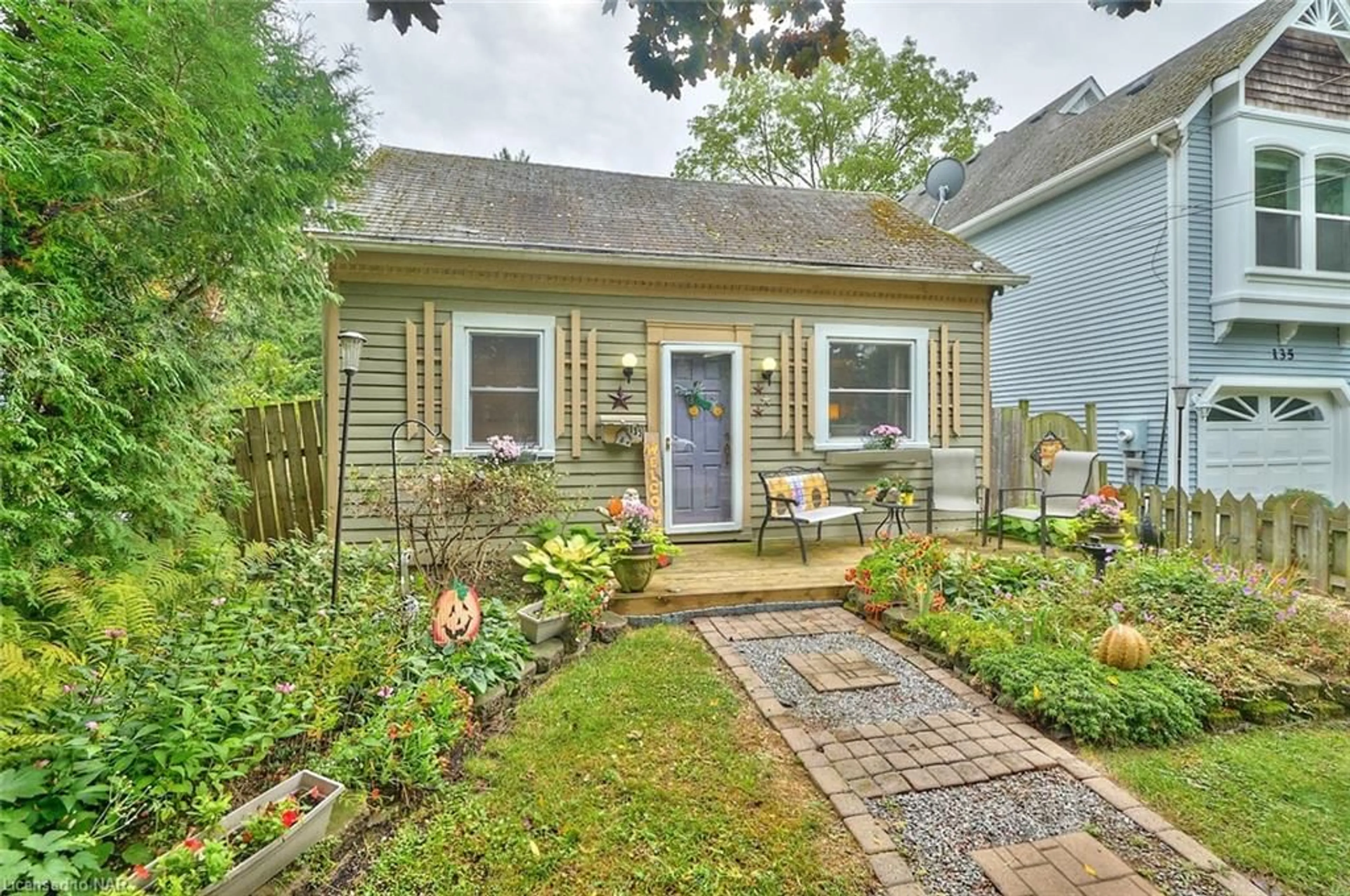 Cottage for 133 Dalhousie Ave, St. Catharines Ontario L2N 4X5