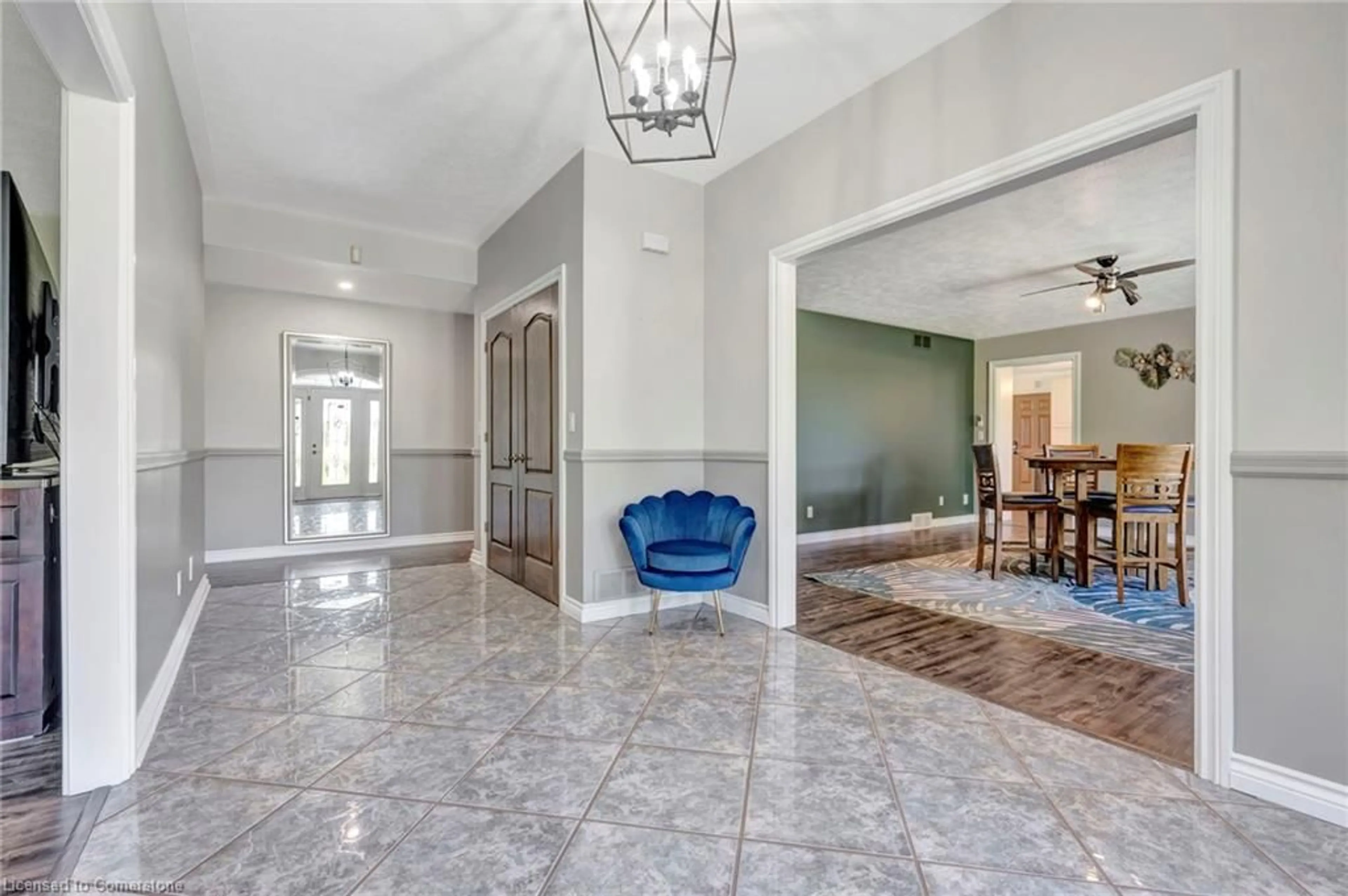 Indoor foyer, cement floor for 602 Windham Road 9, La Salette Ontario N0E 1H0