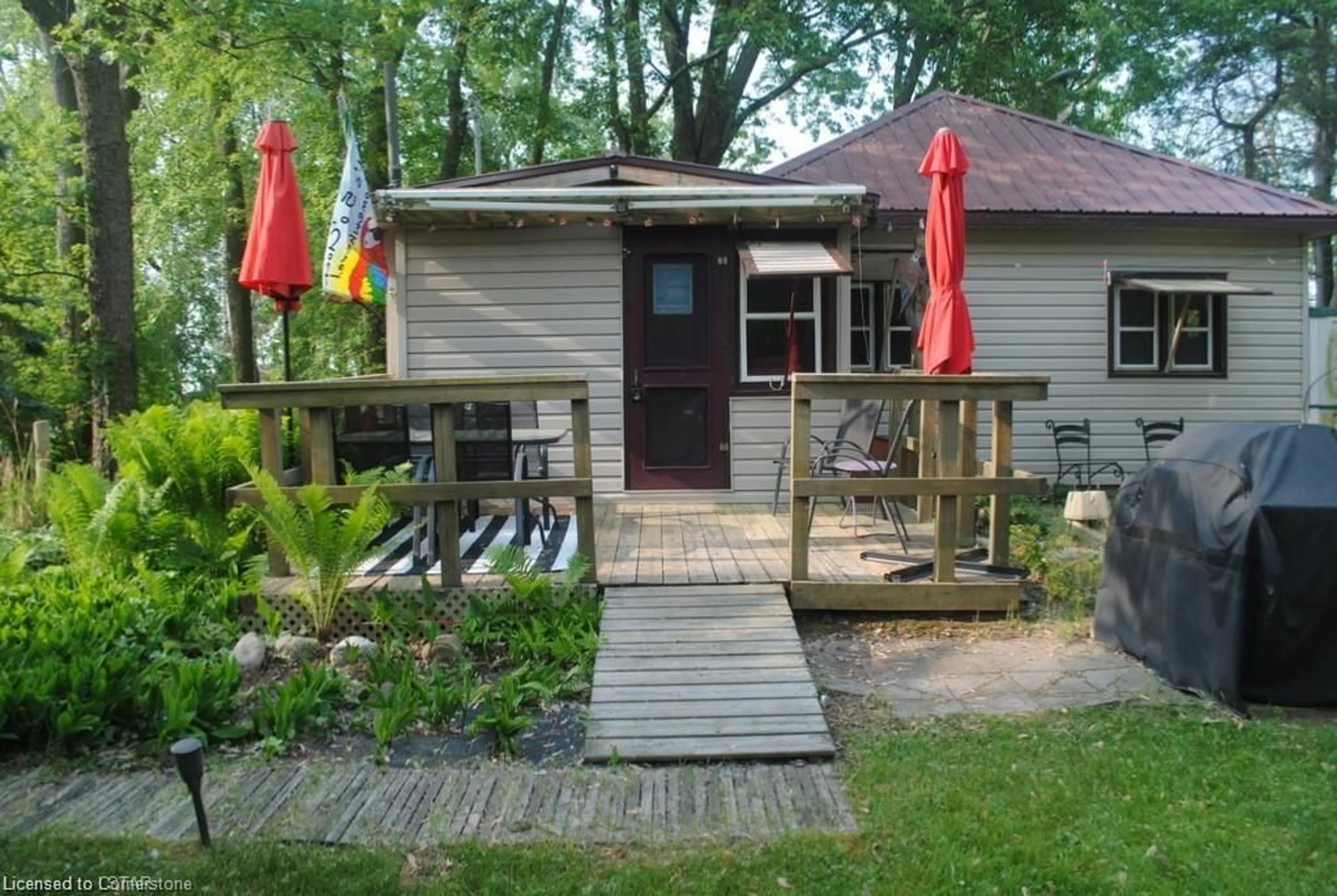 Cottage for 303 Erie Blvd, Long Point Ontario N0E 1M0