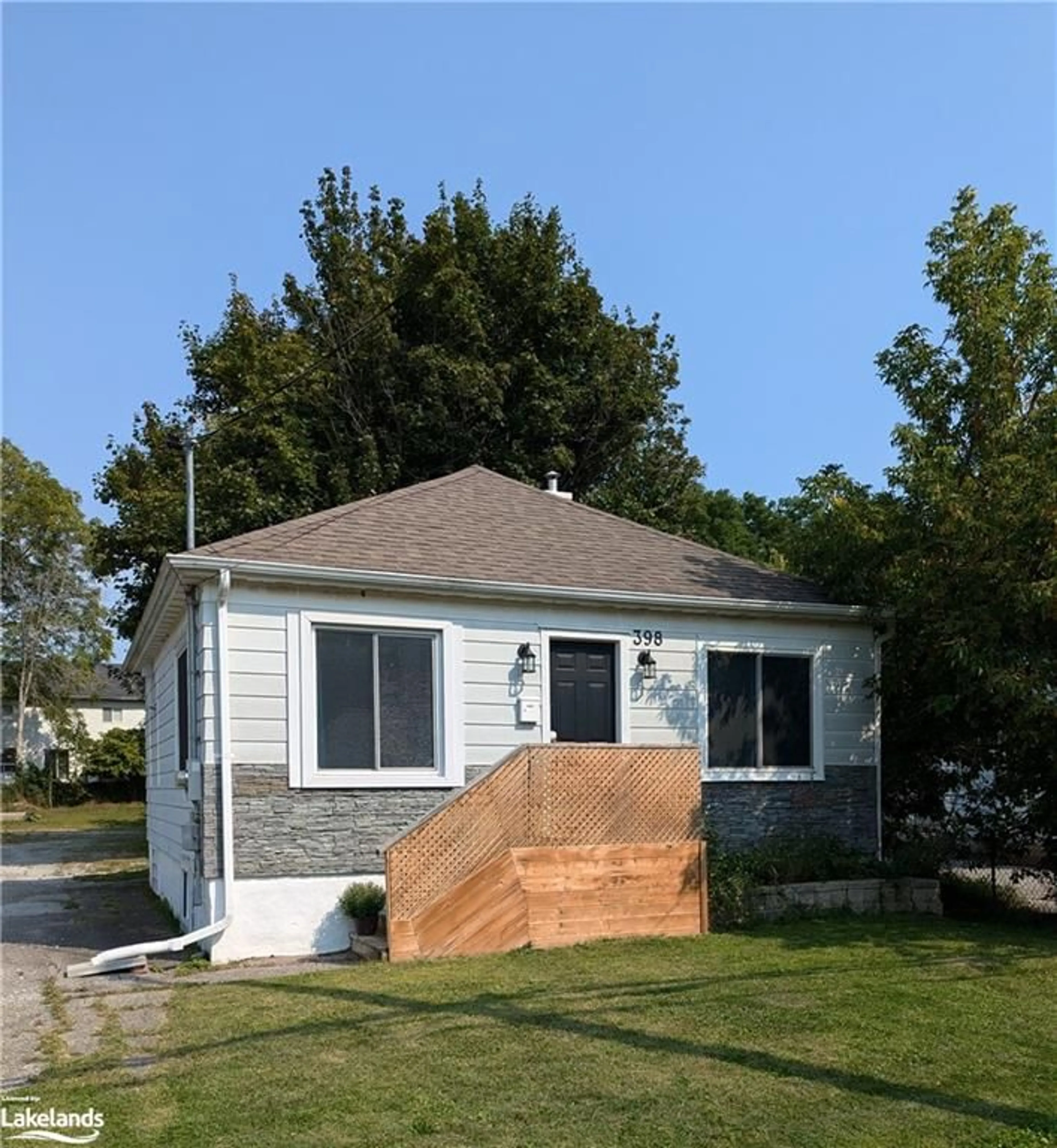 Frontside or backside of a home, cottage for 398 Gill St, Orillia Ontario L3V 4K6