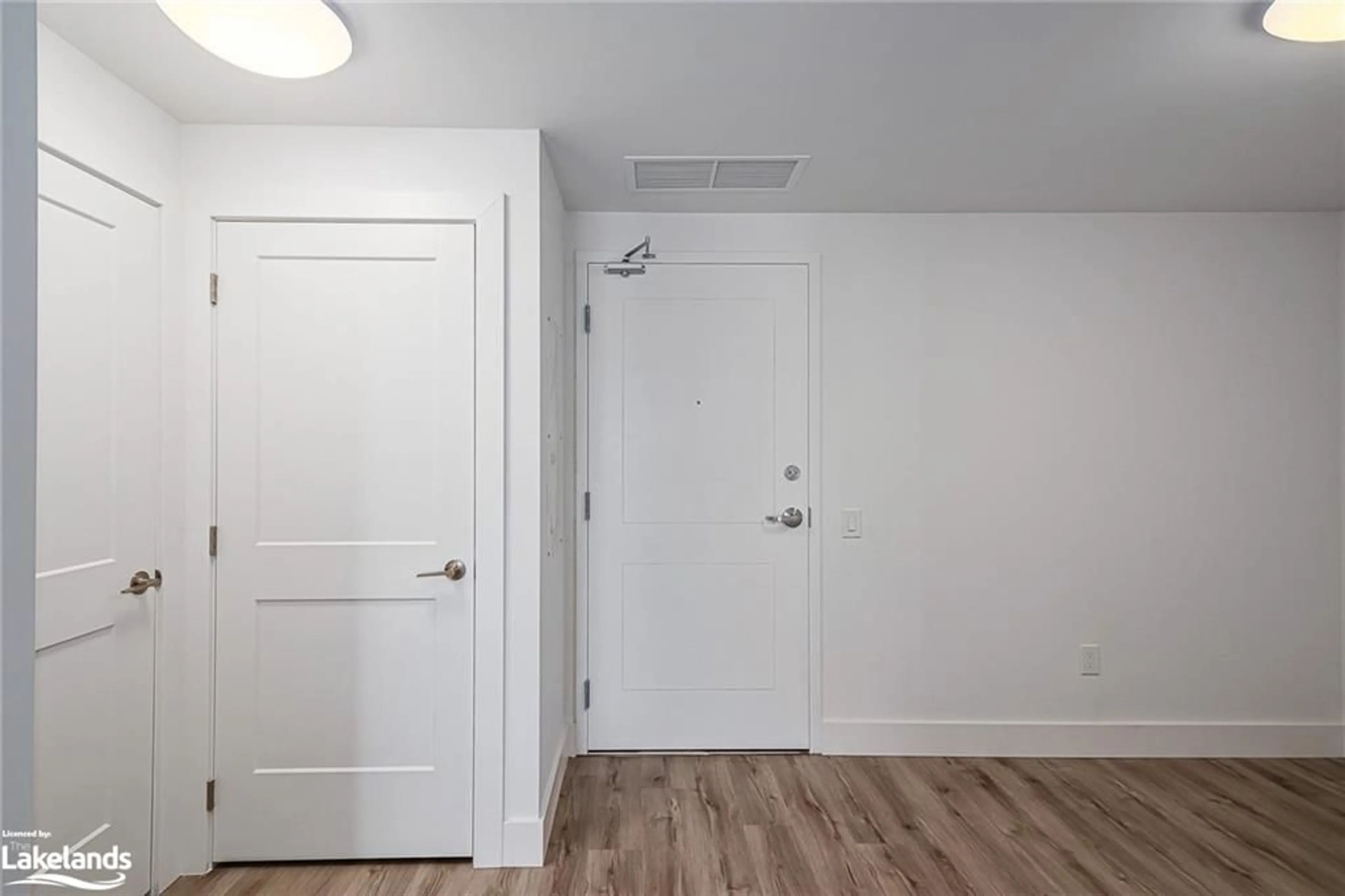 Indoor entryway for 4 Kimberly Lane #202, Collingwood Ontario L9Y 5K8