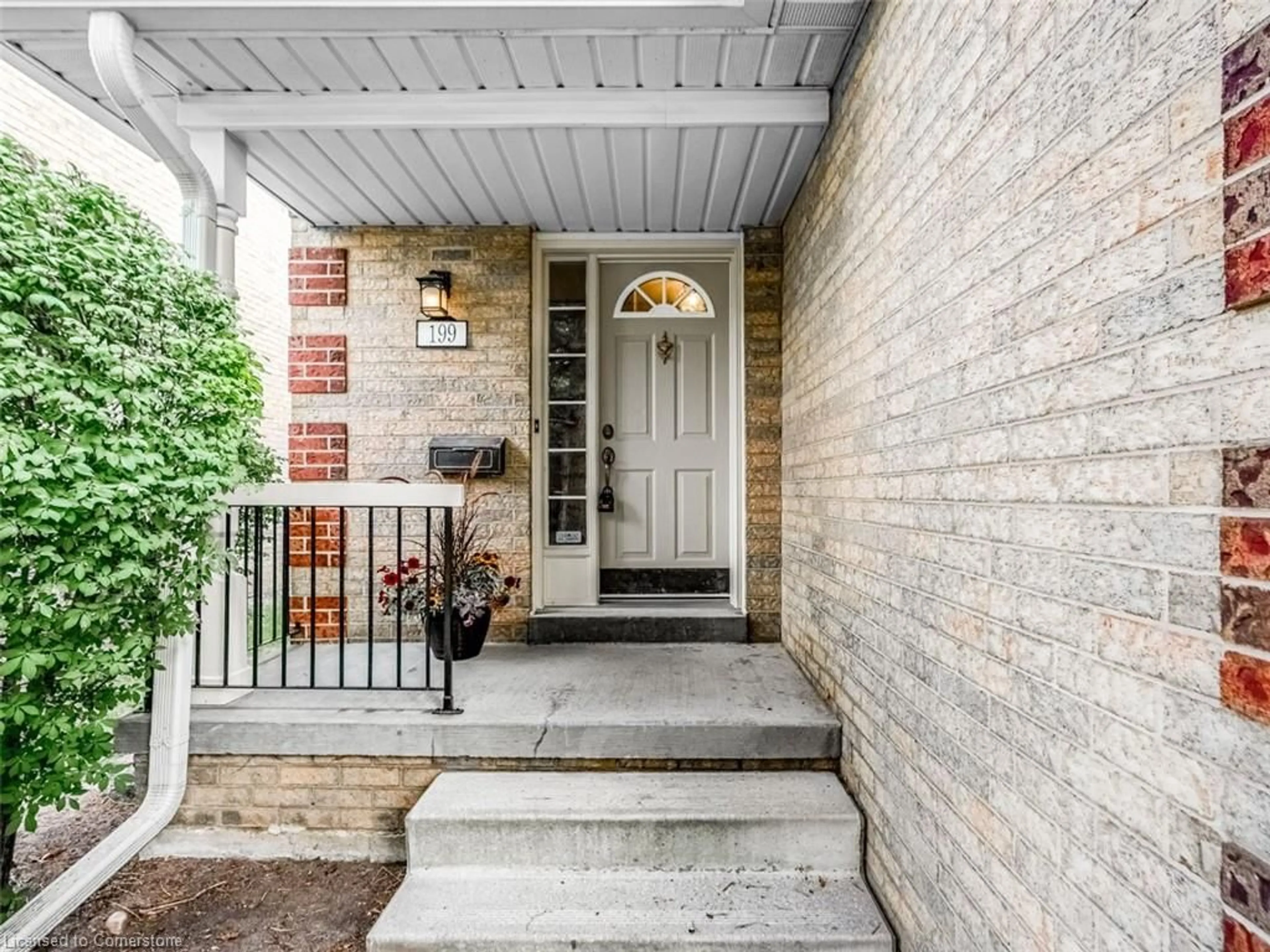 Indoor entryway, wood floors for 302 College Ave #199, Guelph Ontario N1G 4T6