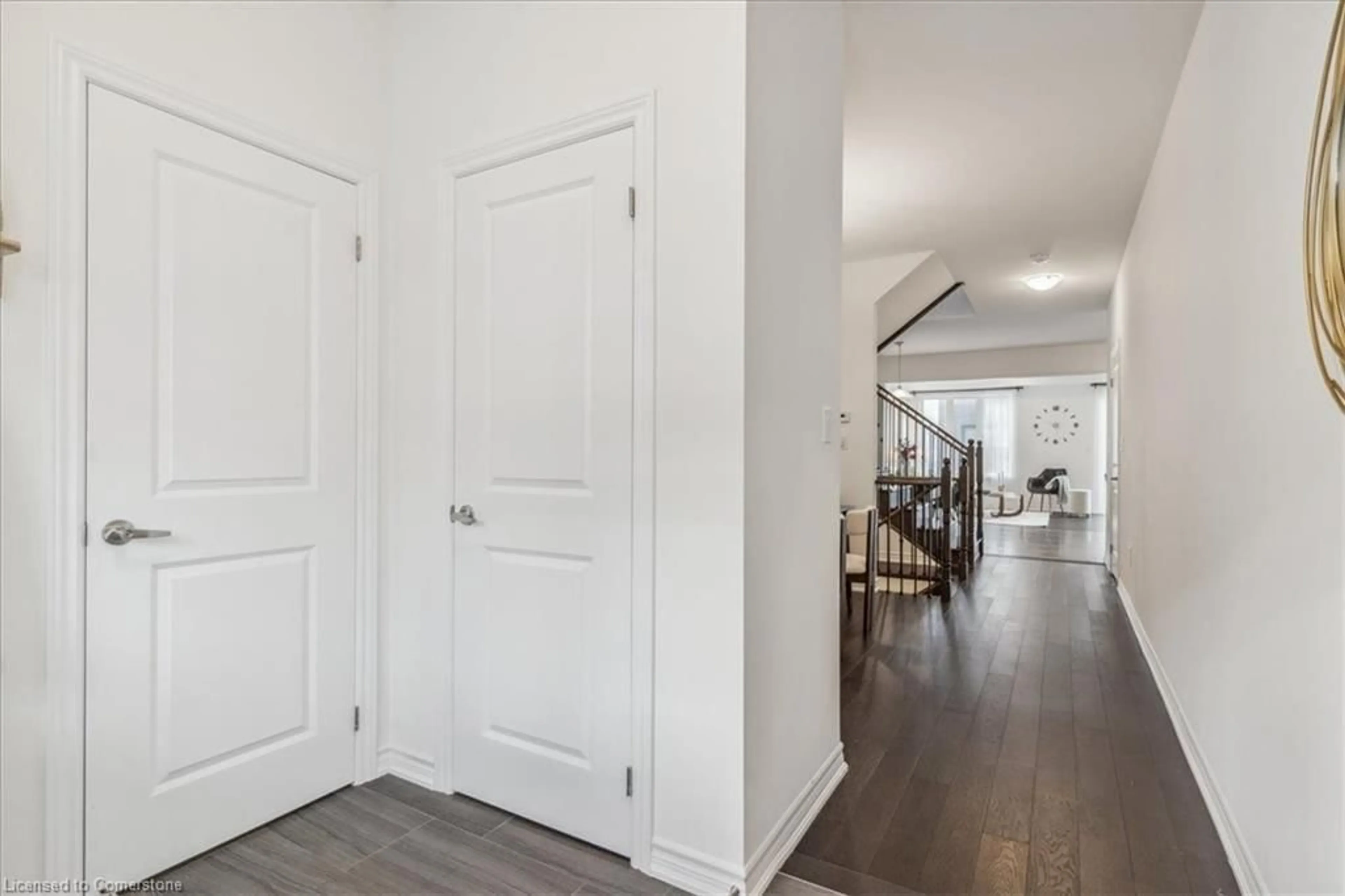 Indoor entryway for 38 Minnock St, Caledon Ontario L7C 4K9