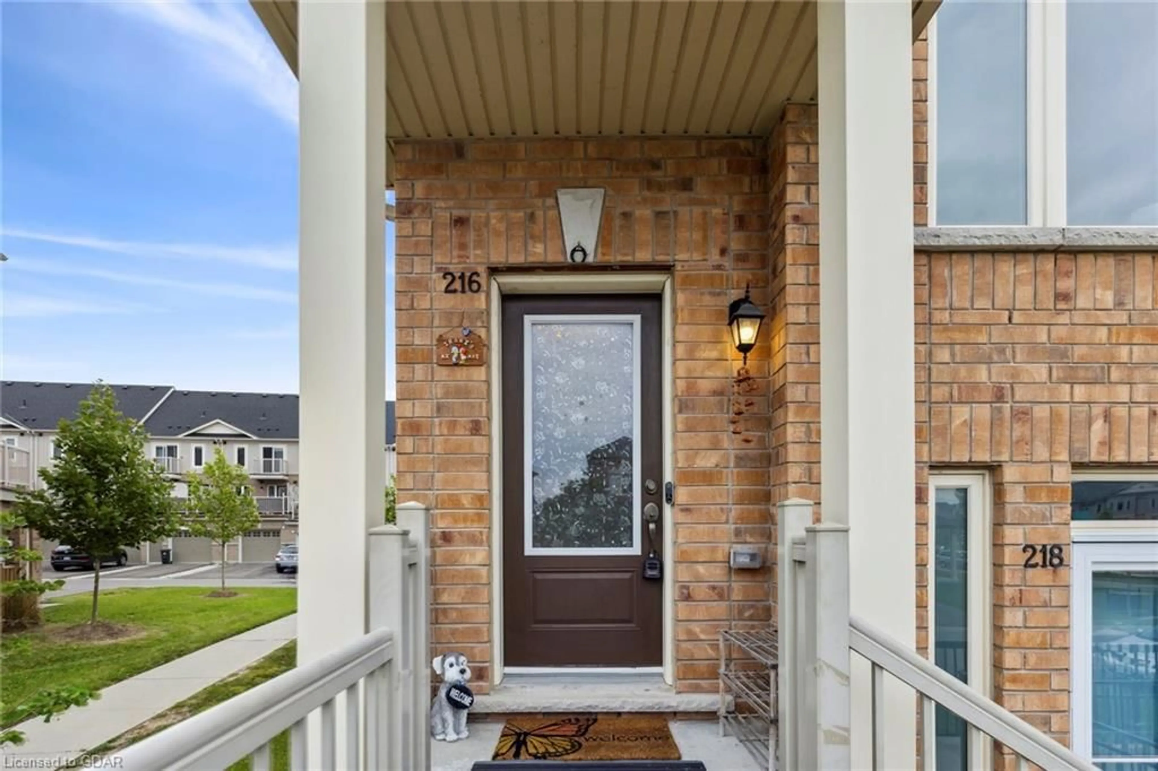 Indoor entryway, wood floors for 216 Law Dr, Guelph Ontario N1E 0P6