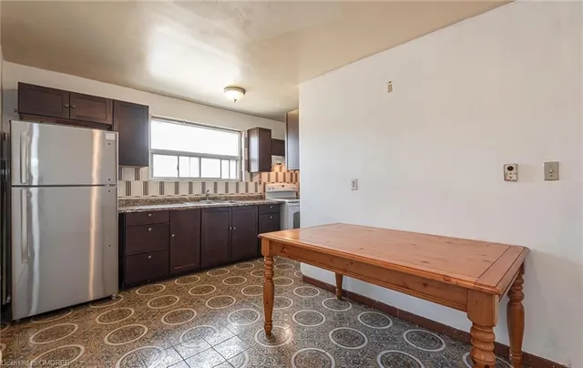 Additional property image - 559A Birchmount Rd