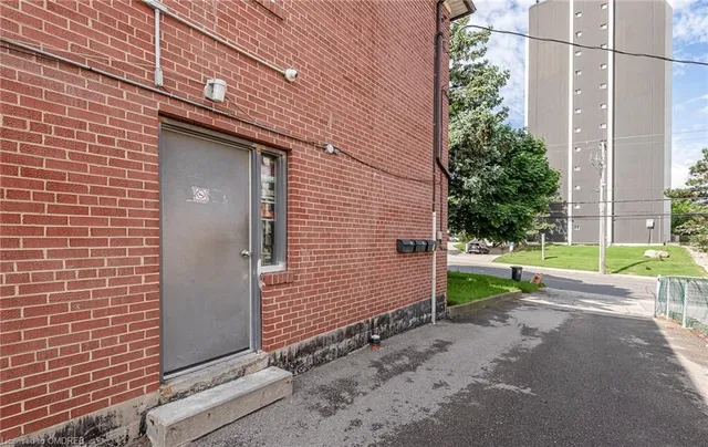 Additional property image - 559A Birchmount Rd