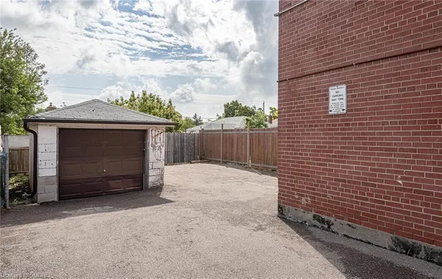 Additional property image - 559A Birchmount Rd
