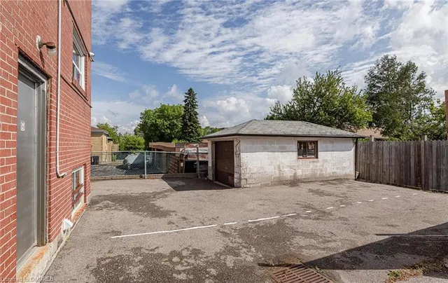 Additional property image - 559A Birchmount Rd