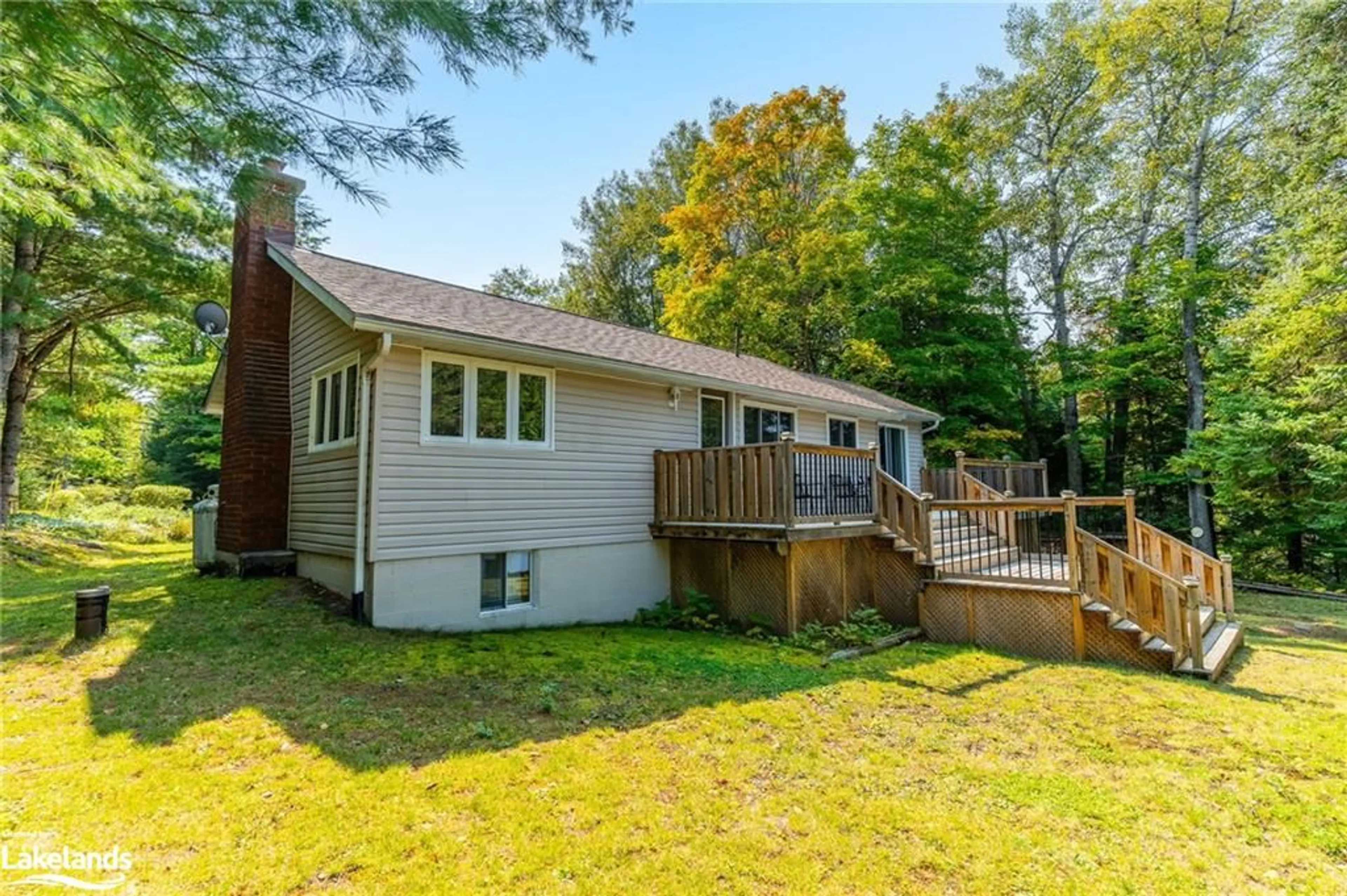 Frontside or backside of a home, cottage for 1015 Sahara Trail, Haliburton Ontario K0M 1S0