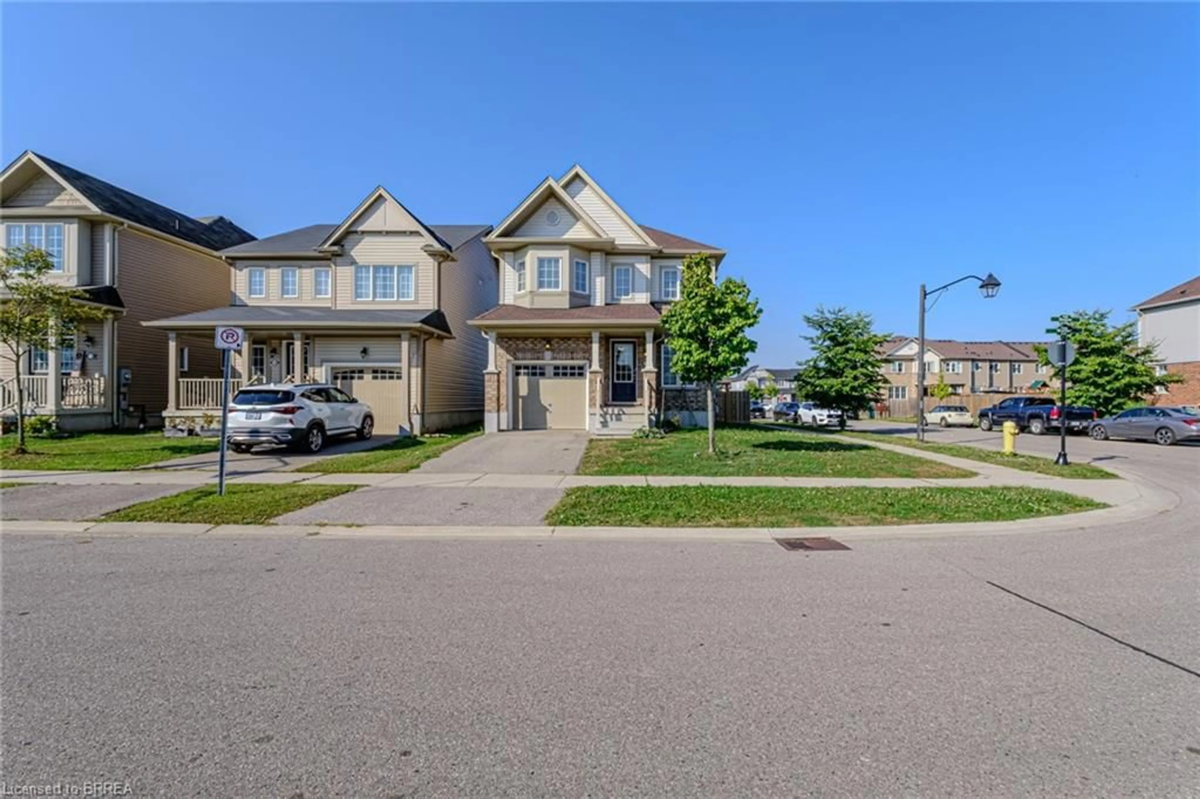 A pic from exterior of the house or condo, the street view for 106 Warner Lane, Brantford Ontario N3T 0J3