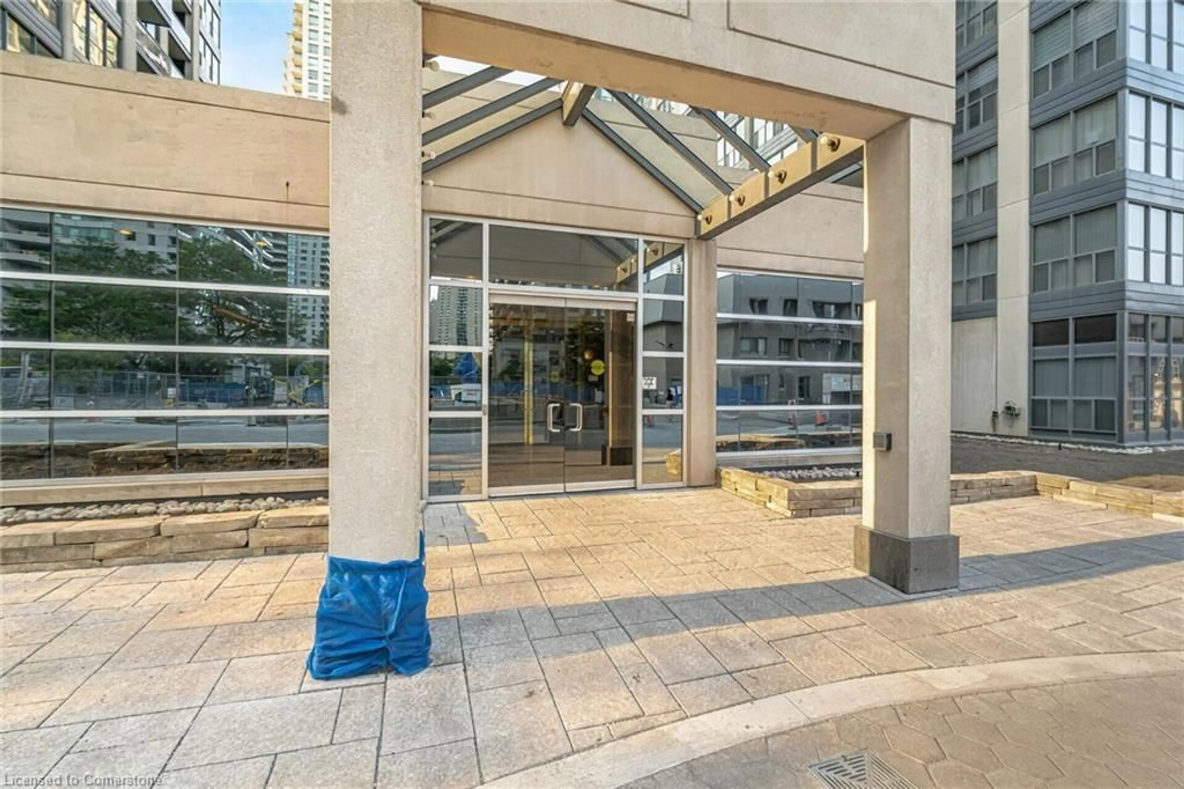 Indoor foyer, unknown floor for 18 Hollywood Ave #401, Toronto Ontario M2N 6P5