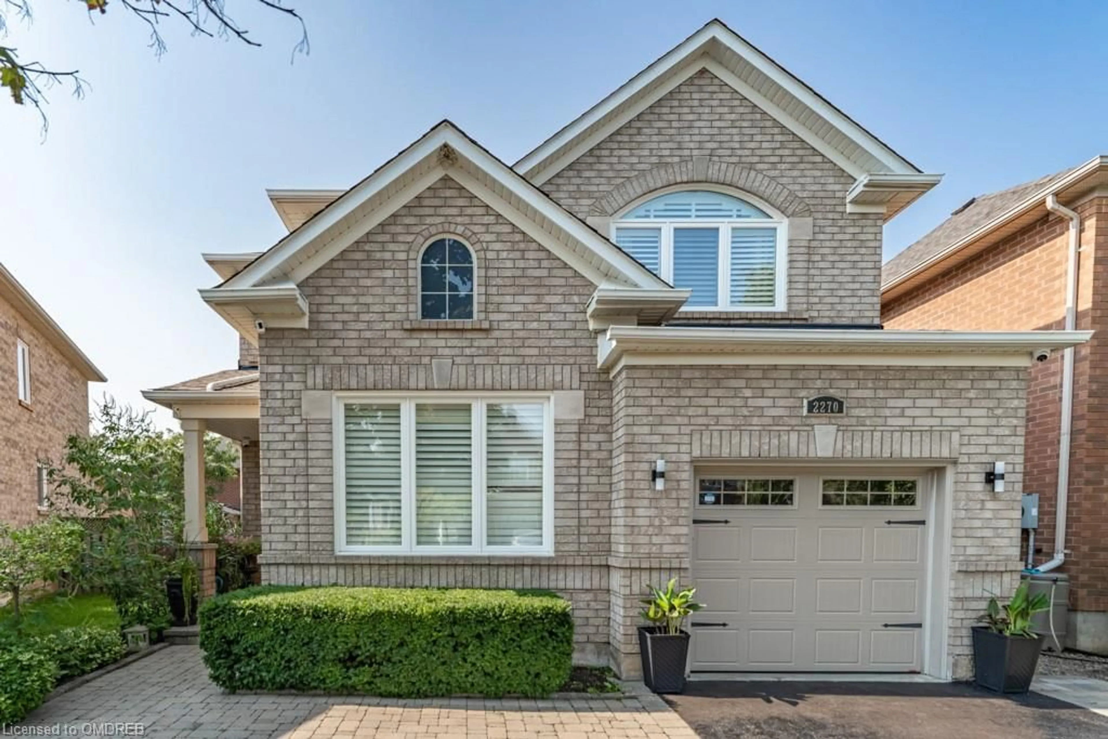 Home with brick exterior material for 2270 Dunforest Cres, Oakville Ontario L6M 4X3